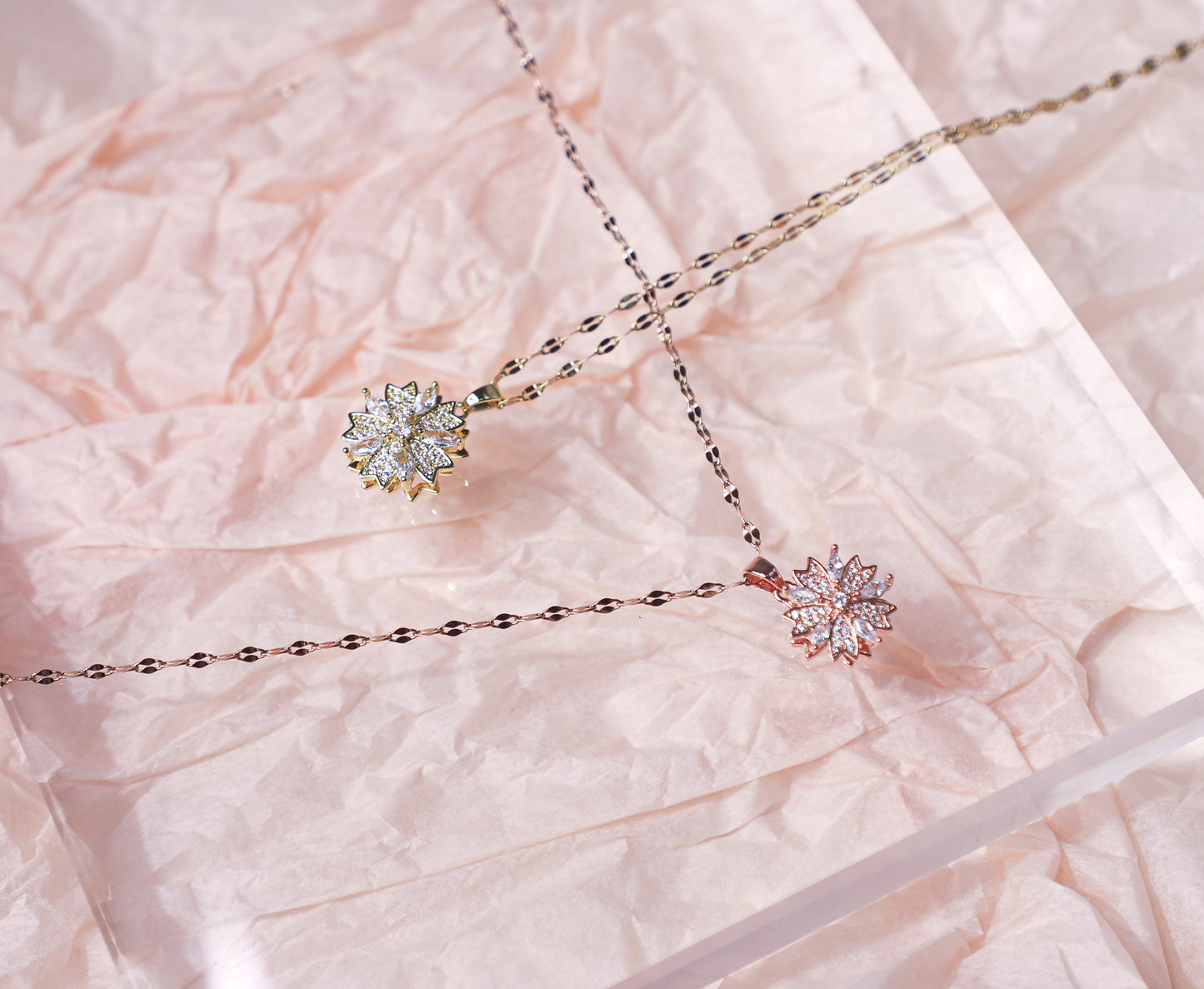 edoa Peach Flower Spin Rhinestone Necklace