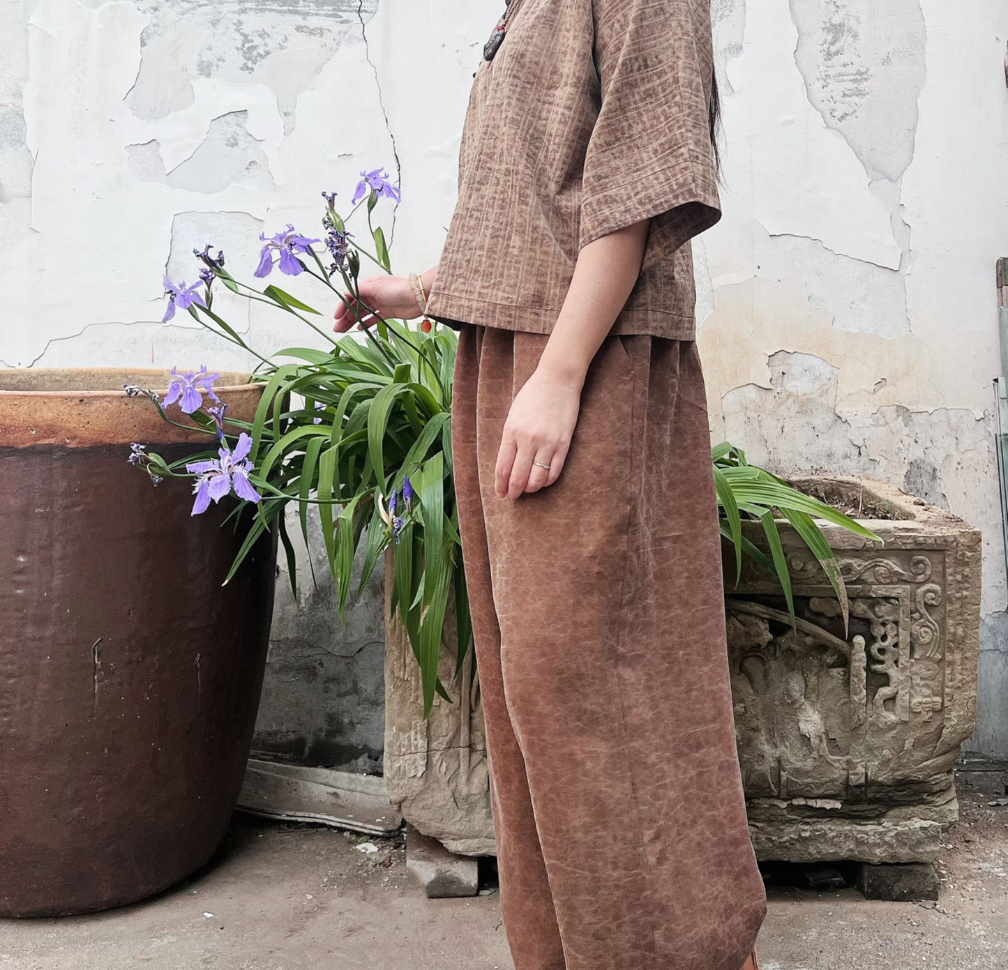 edoa Handmade Cracked Mud Silk Pants