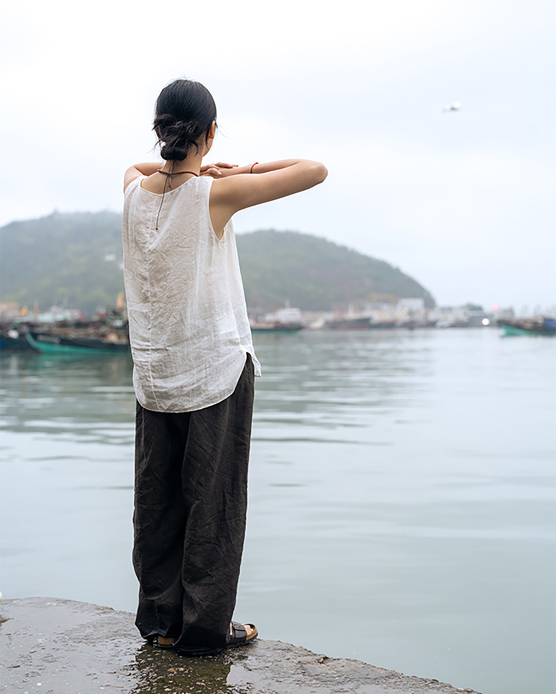 edoa Linen Sleeveless Swing Top