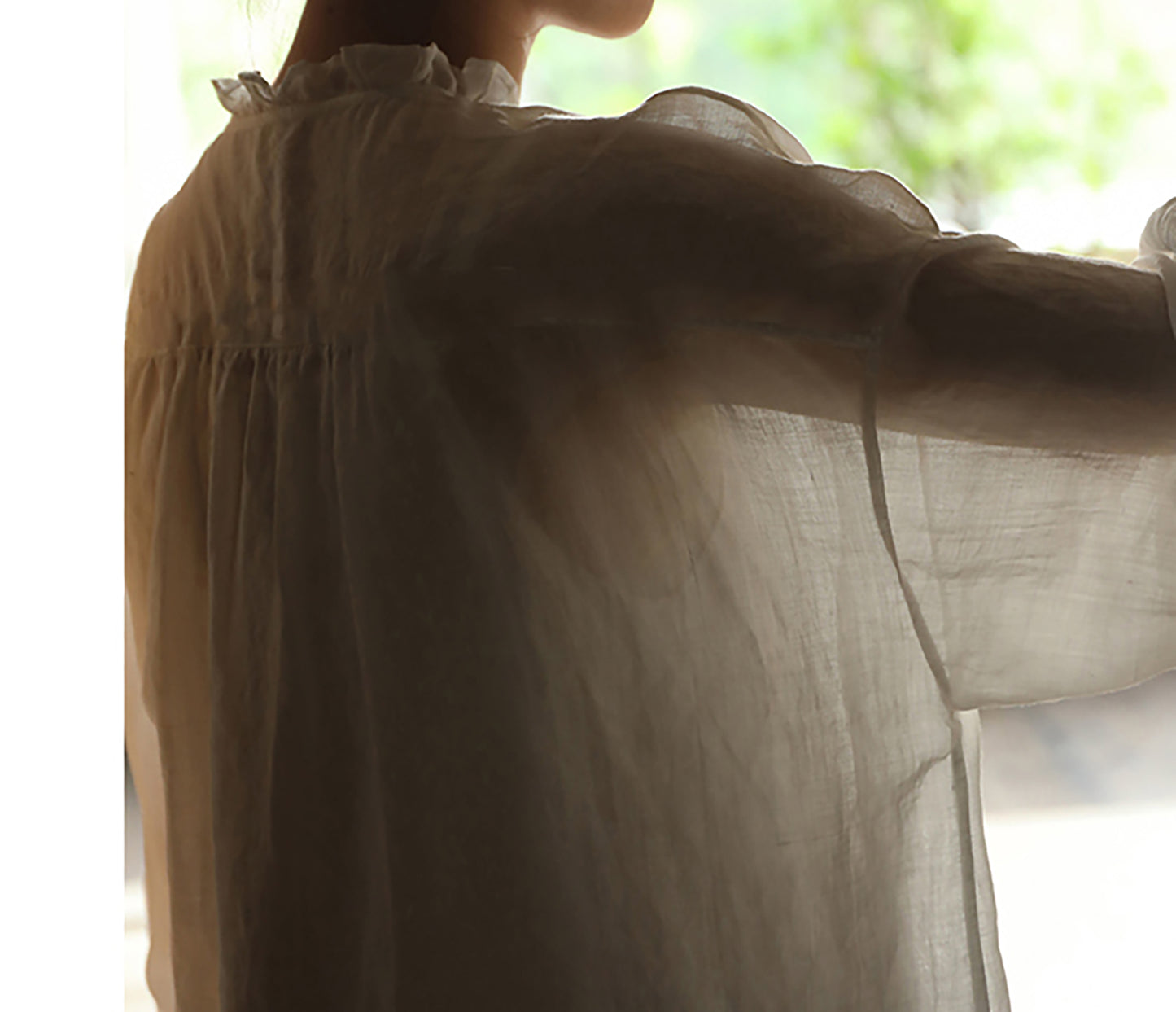 edoa Thin Ramie Pintuck Poet Blouse