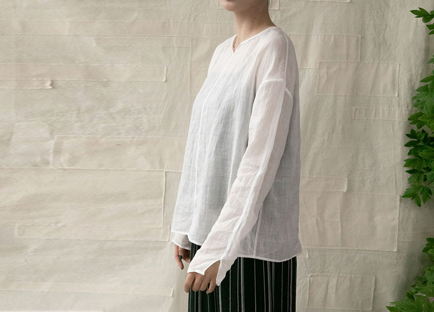 edoa White High Counted Ramie Top 