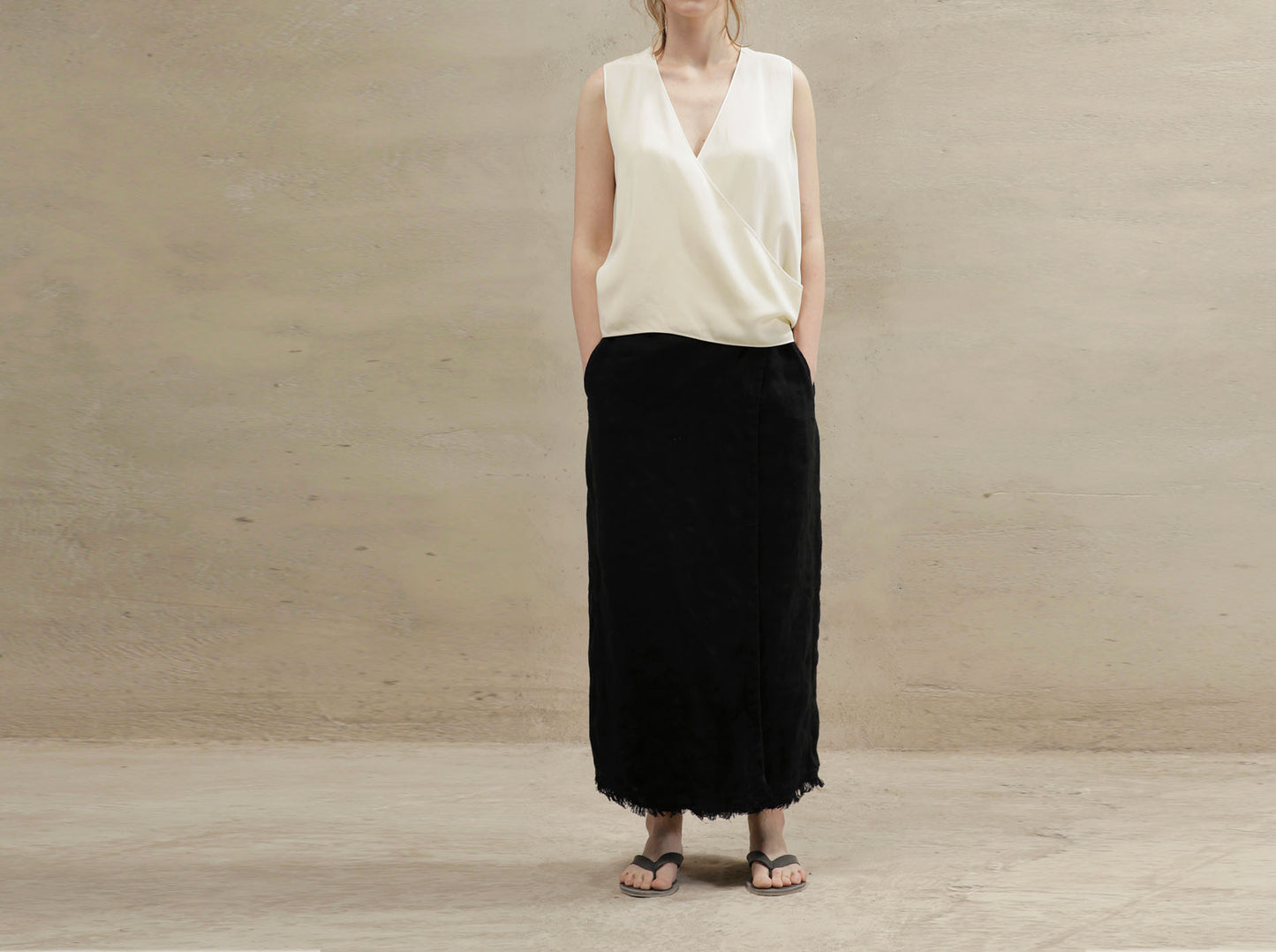 edoa  Crepe De Chine V-neck Sleeveless Tank