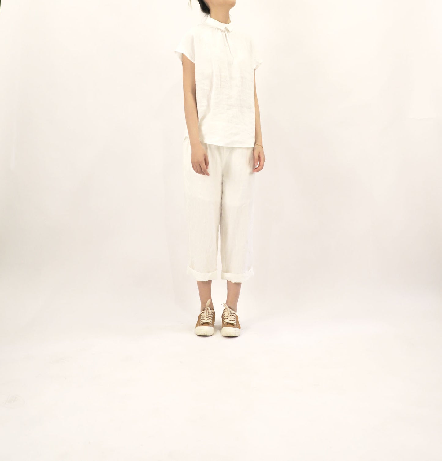 edoa High Counted French Linen White Top