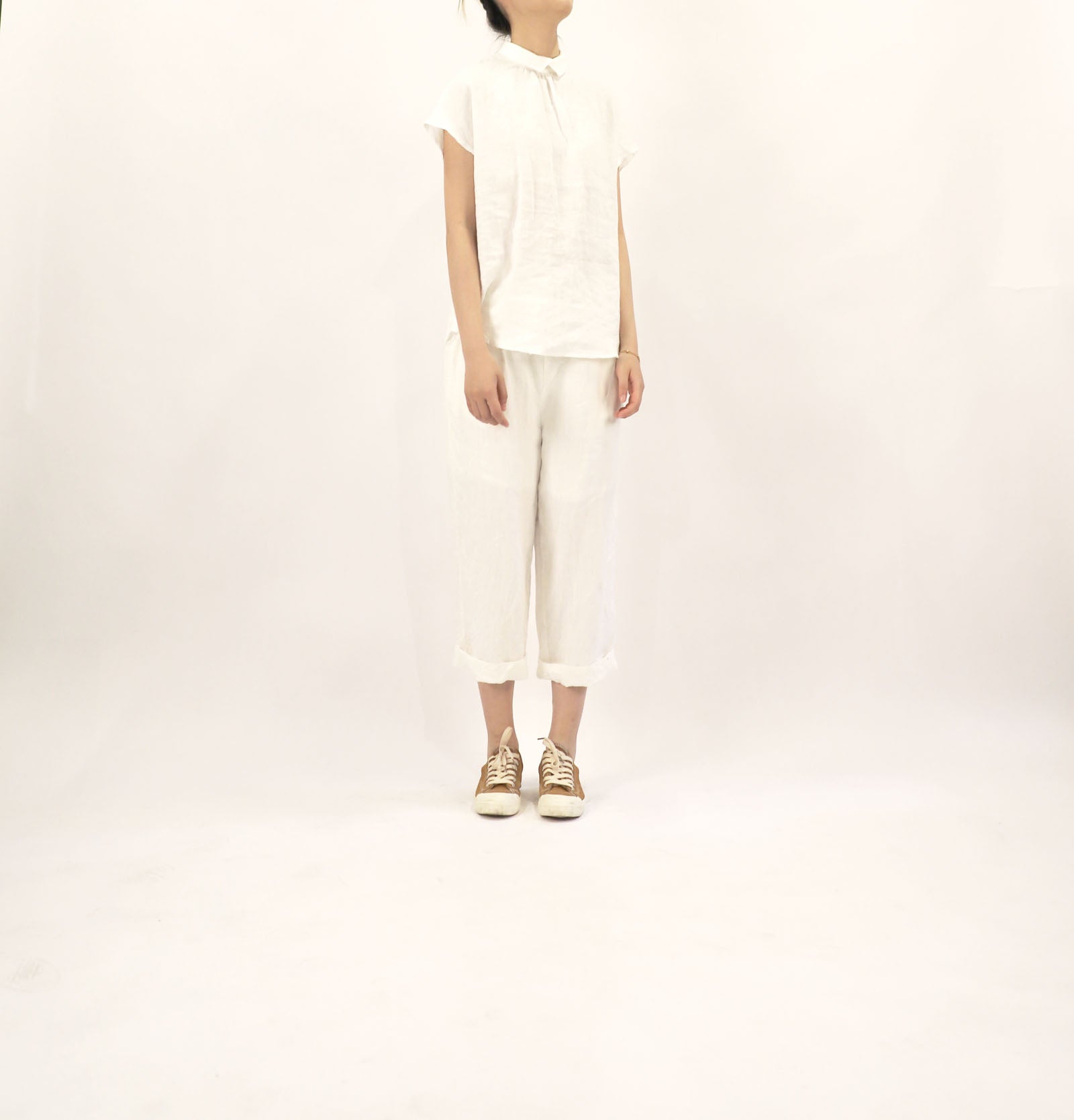 edoa High Counted French Linen White Top