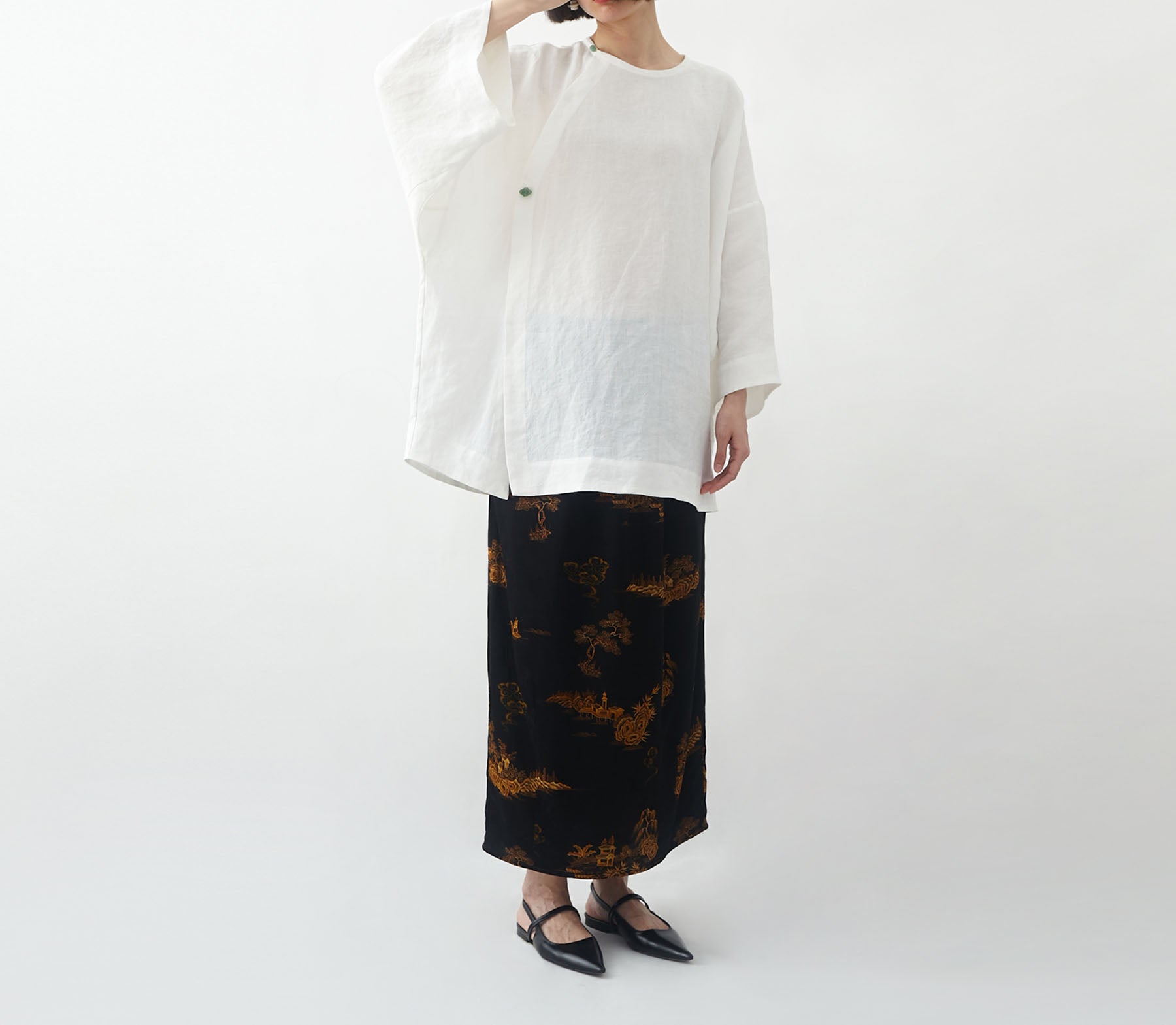 edoa Minimalist Linen Blouse with Jade Buttons