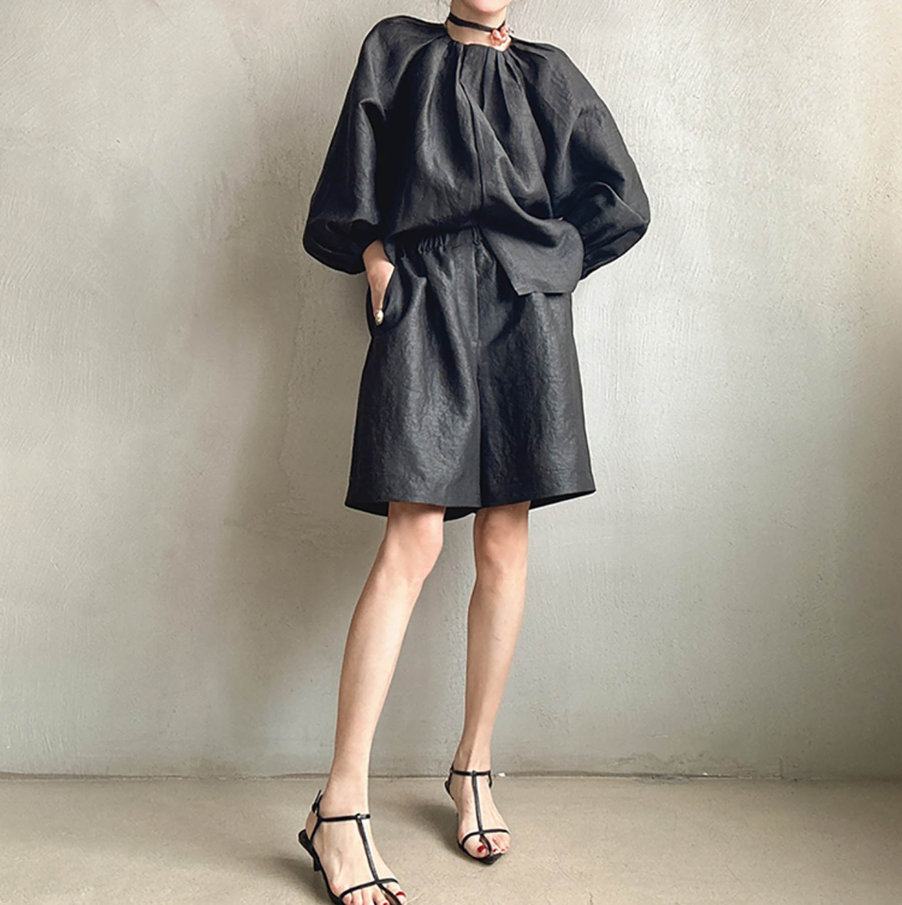 edoa Loose Cracked Mud Silk Bracelet Puff Sleeve Pleated Top