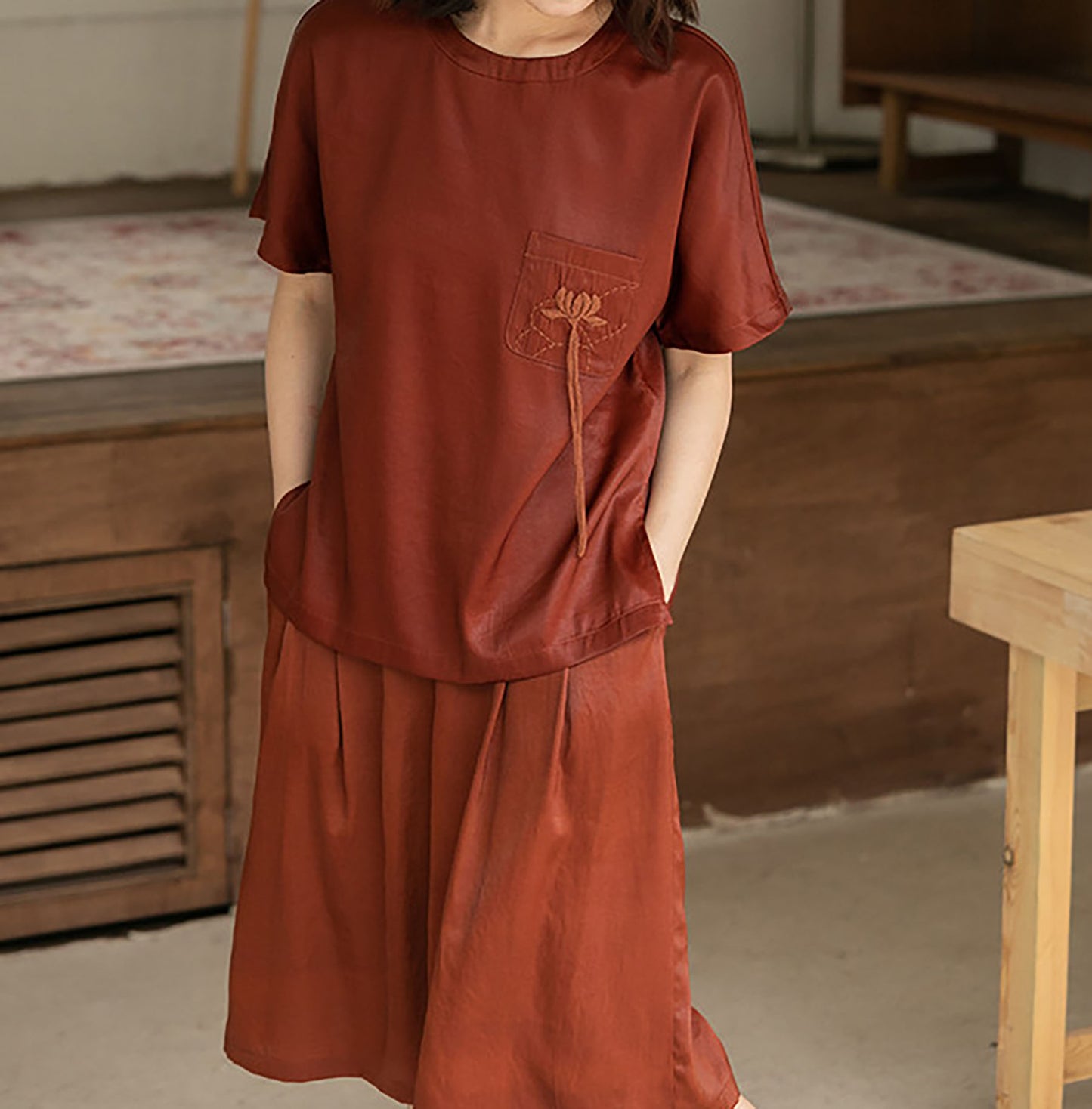 edoa Mud Silk Satin Short Sleeve Tee