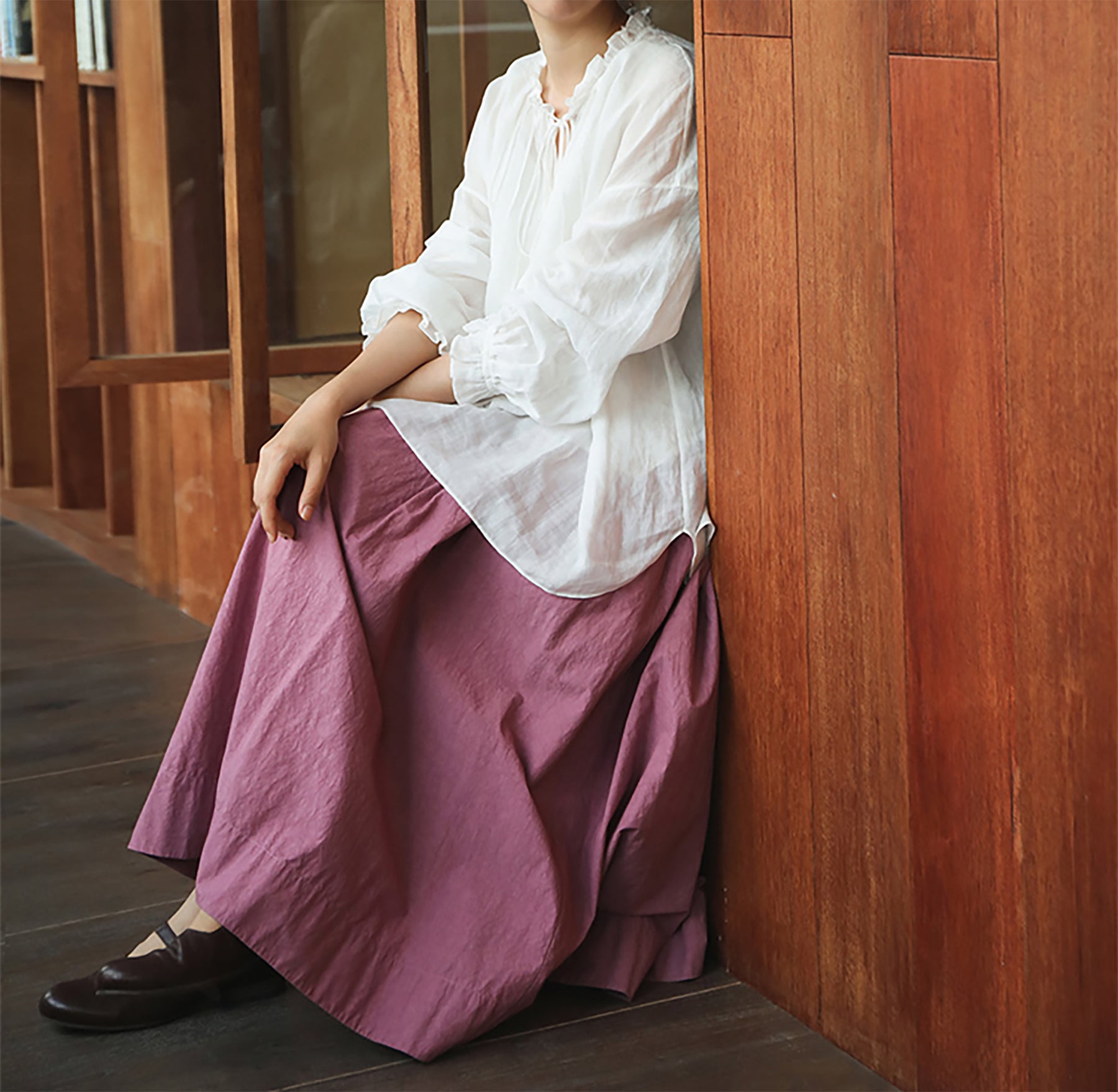 edoa Thin Ramie Pintuck Poet Blouse