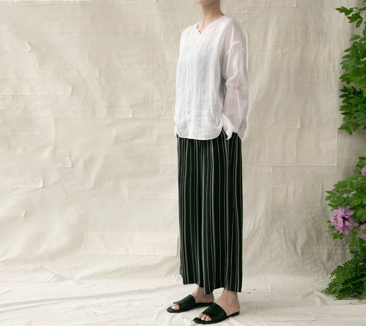 edoa White High Counted Ramie Top 
