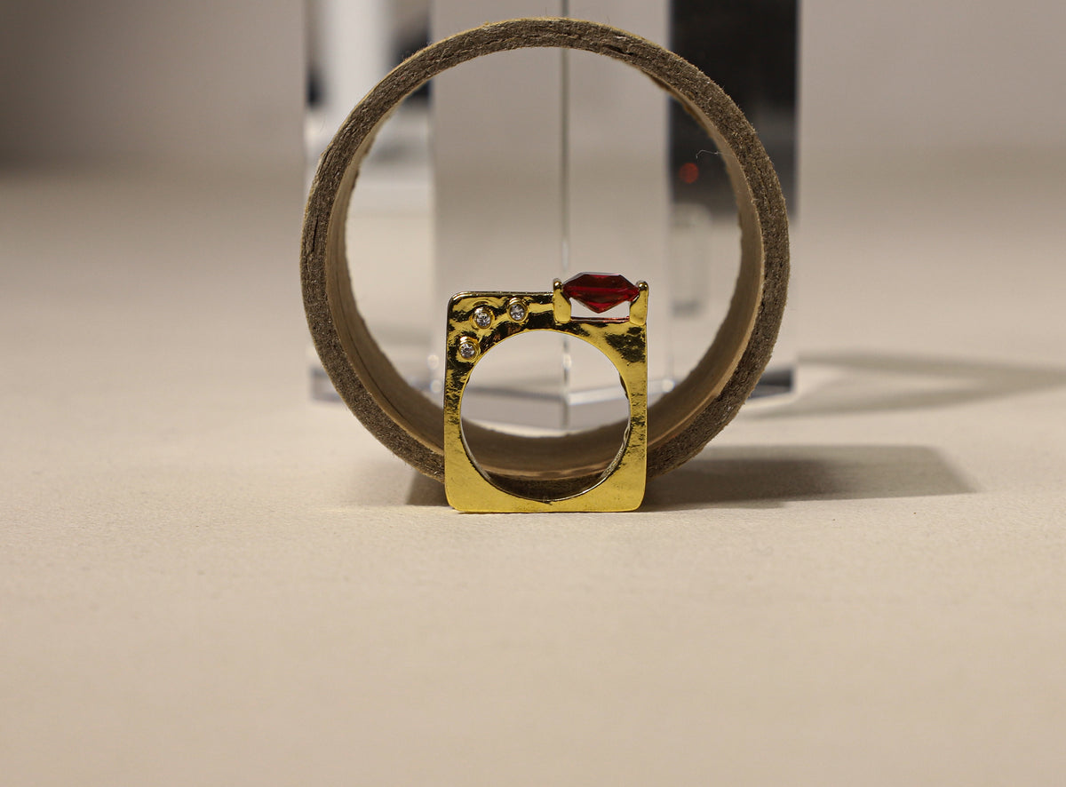edoa Deconstructed Architectural Square Band Garnet Ring