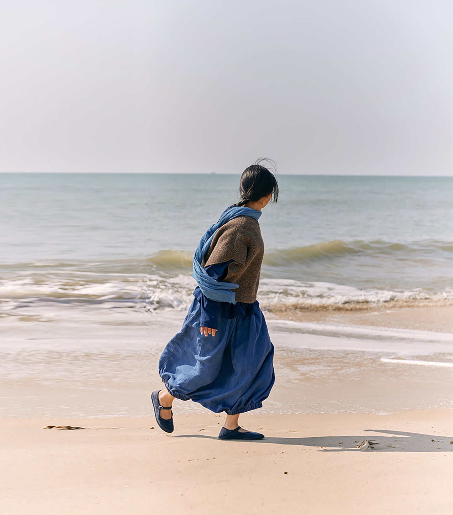 edoa Loose Natural Dyed Linen Low Crotch Pants
