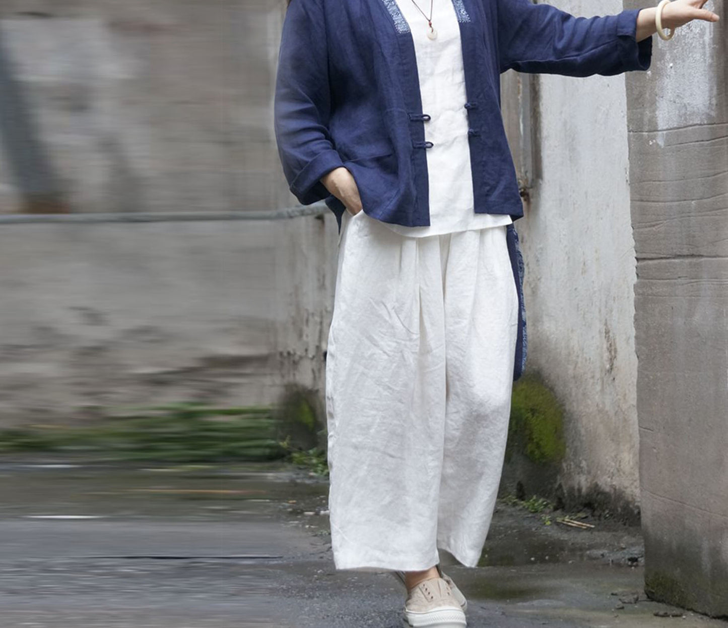 edoa Linen Crop Kung Fu Pants