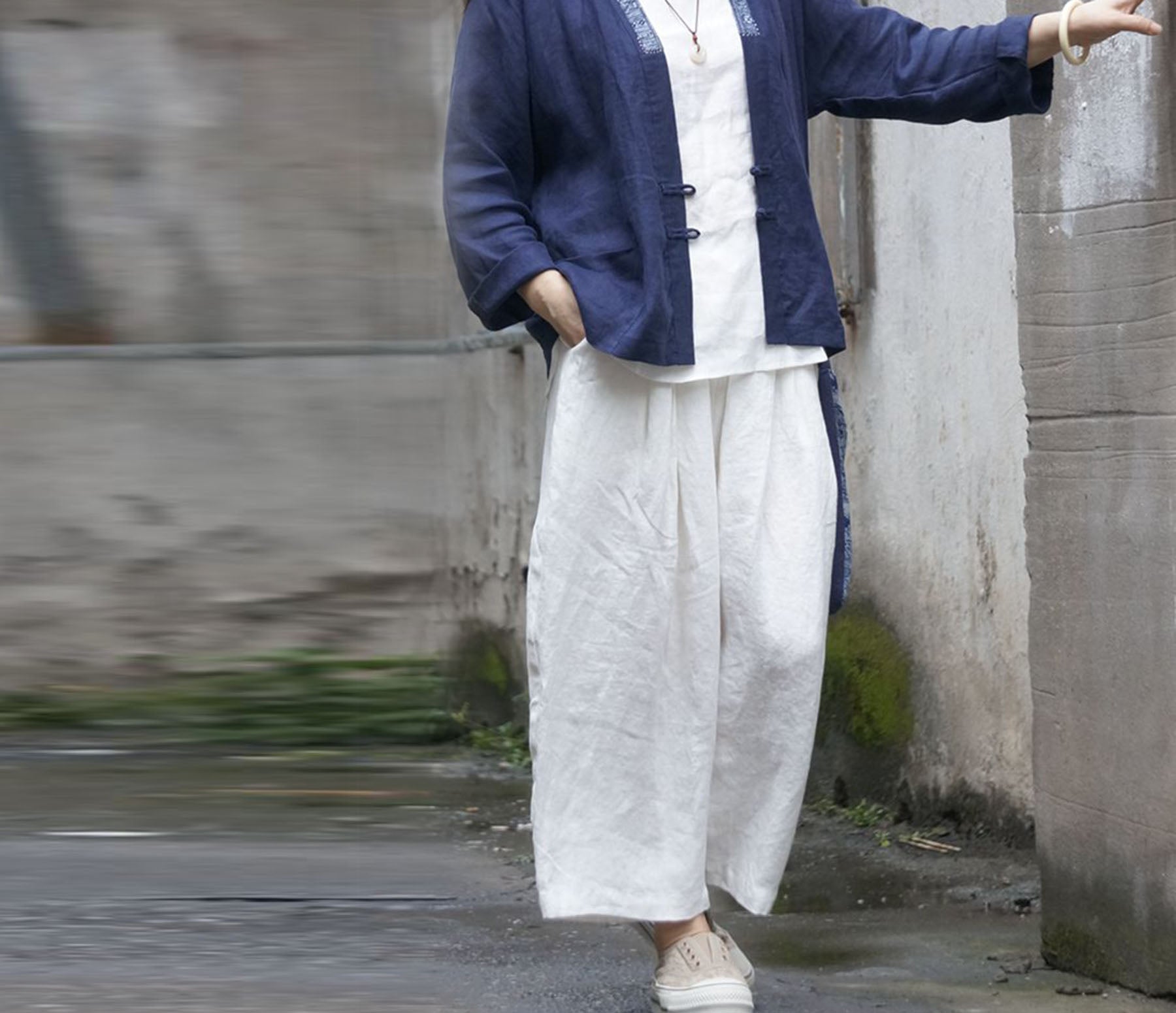edoa Linen Crop Kung Fu Pants