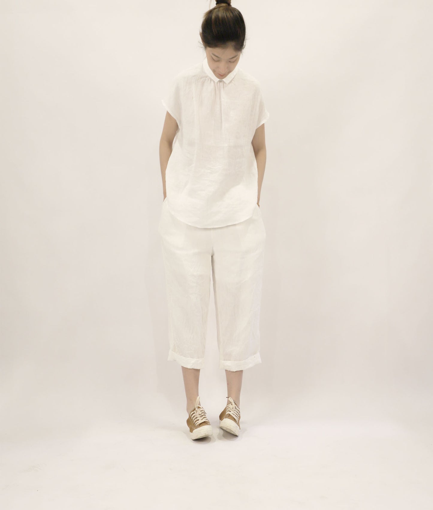 edoa High Counted French Linen White Top