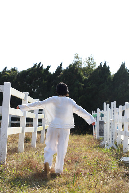 edoa Loose White Linen Blouse with flounces