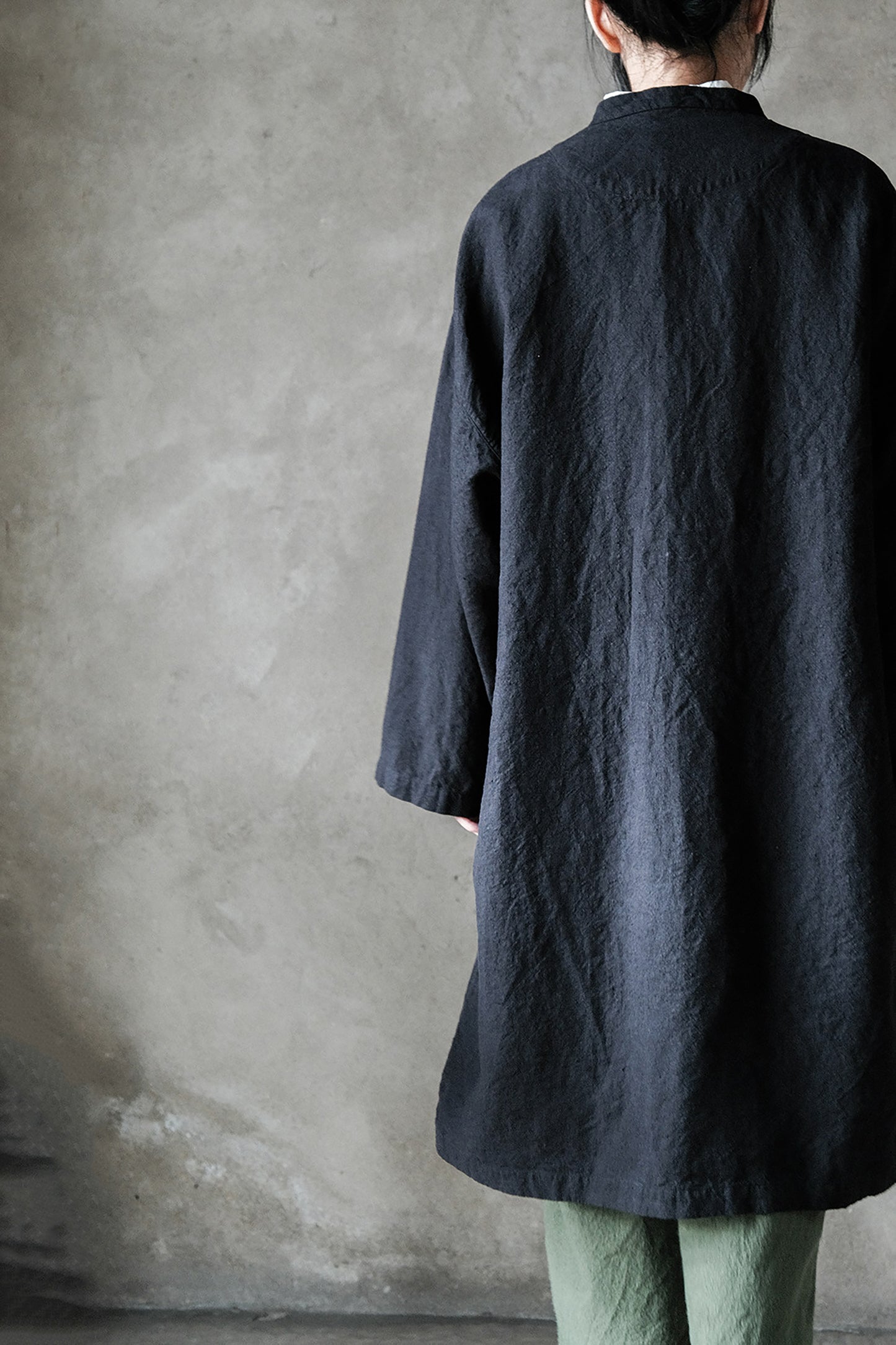 edoa Linen Trench Coat with Chinese Hand Knotted Button