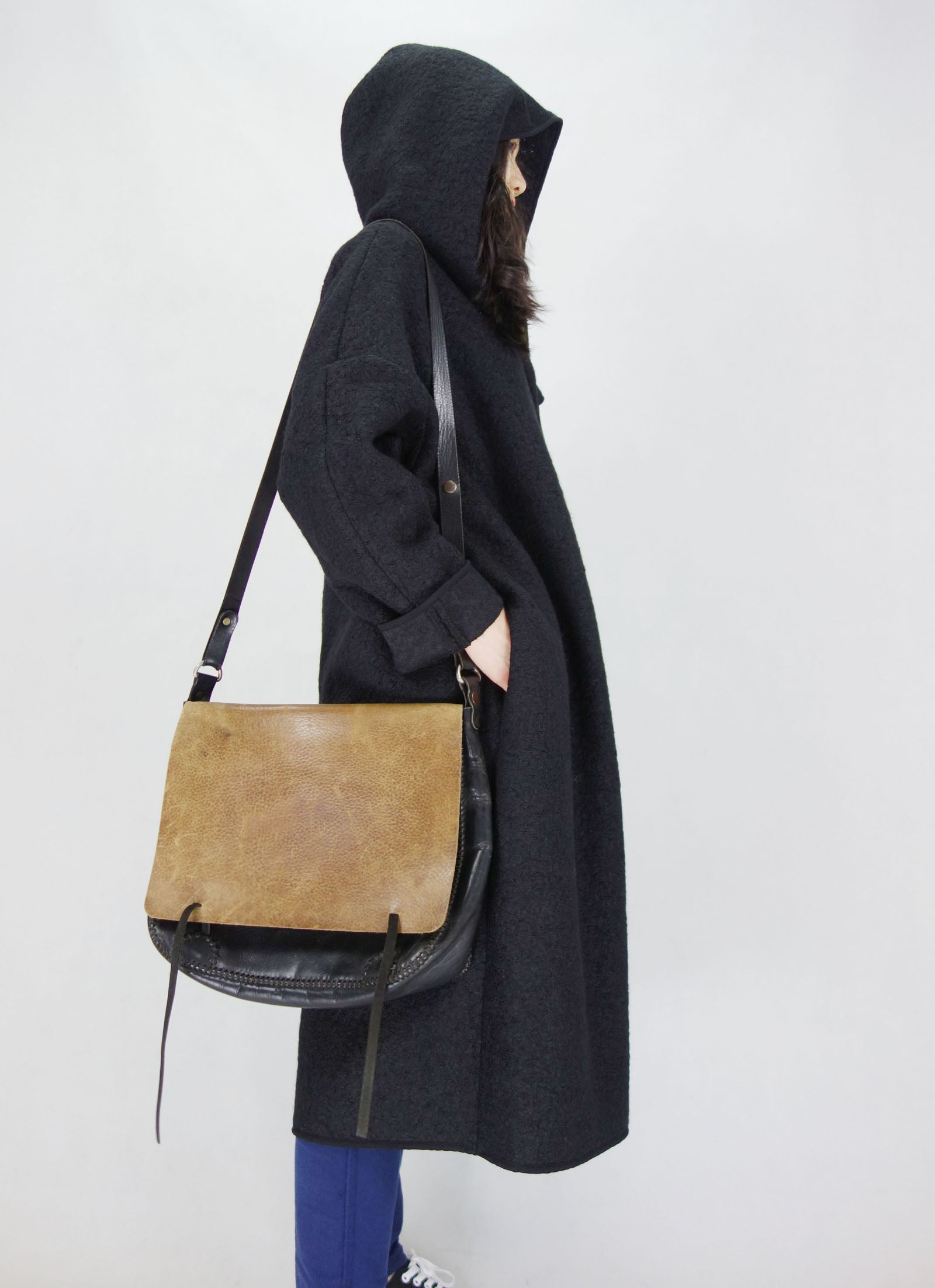 edoa Heavy Weight Bouclé Sorcerer Hooded Coat
