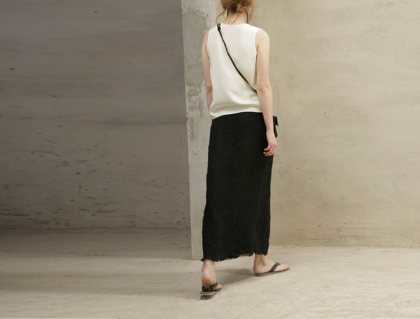 edoa  Crepe De Chine V-neck Sleeveless Tank