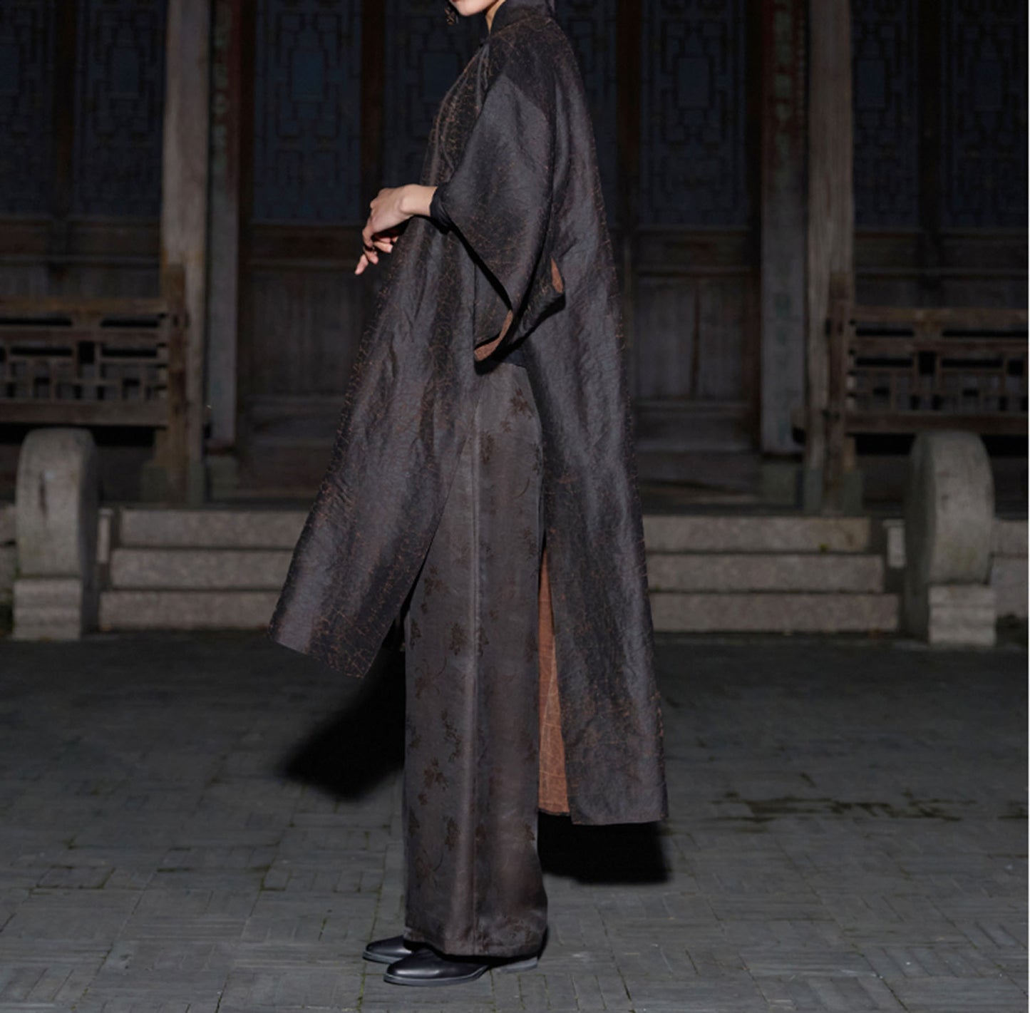 edoa Loose Fitting Cracked Mud Silk Coat