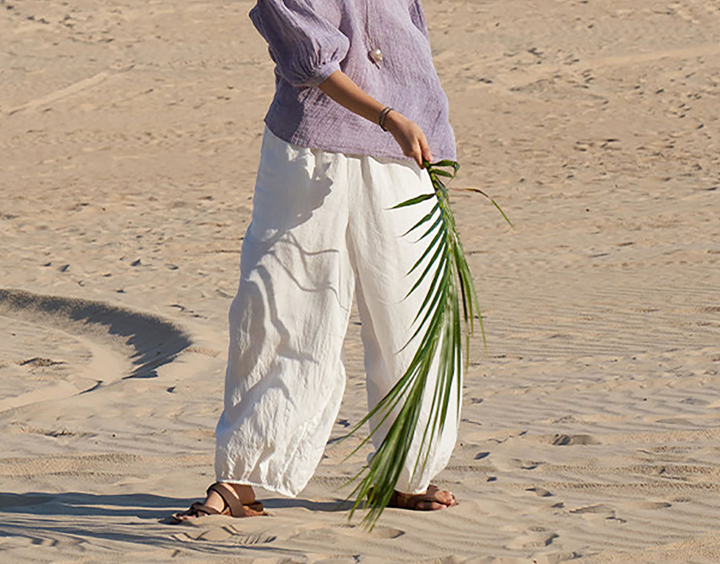 edoa White Linen Balloon Silhouette Trousers 