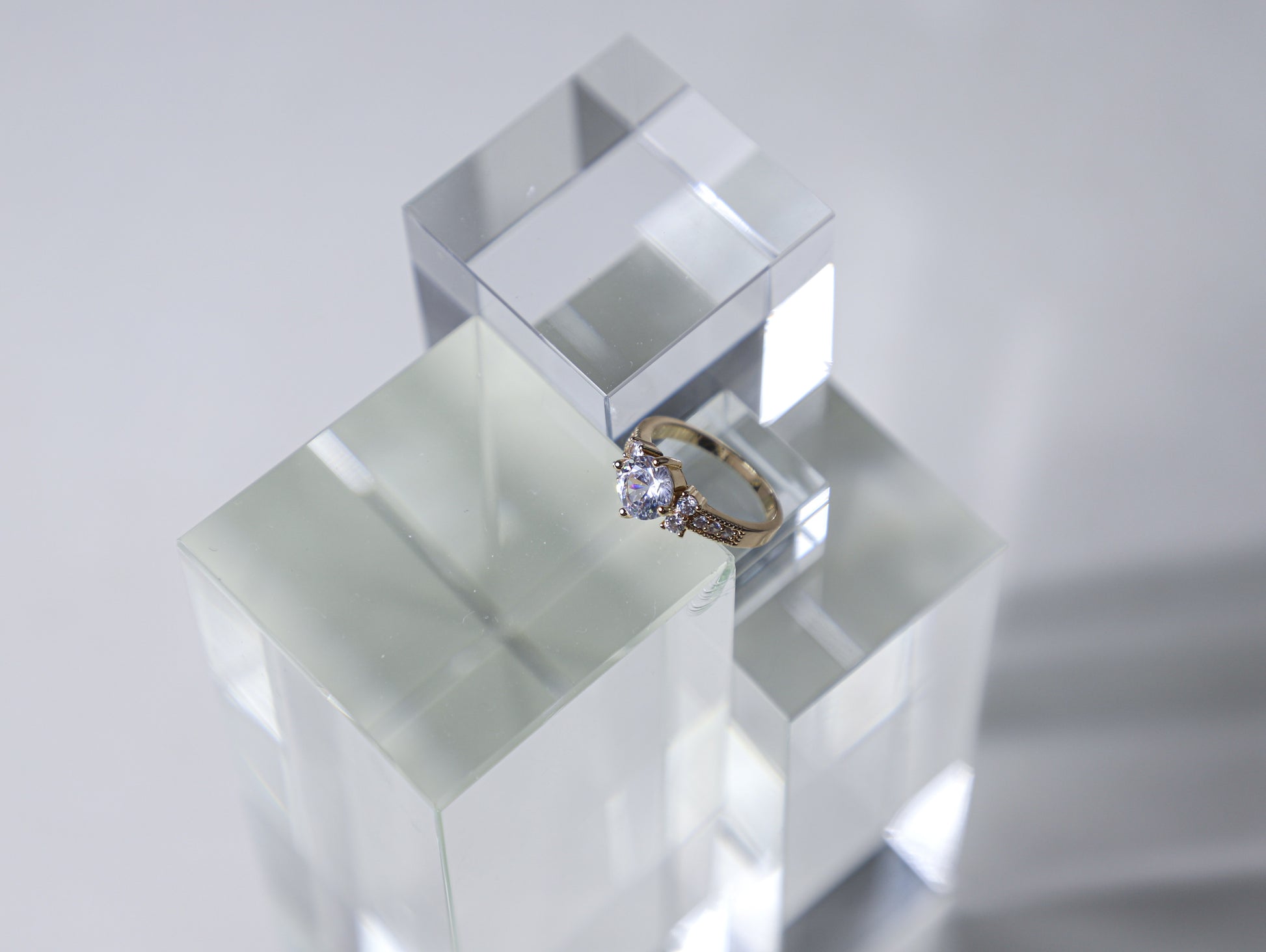 edoa Minimalist Dainty Pavé Birthstone Ring