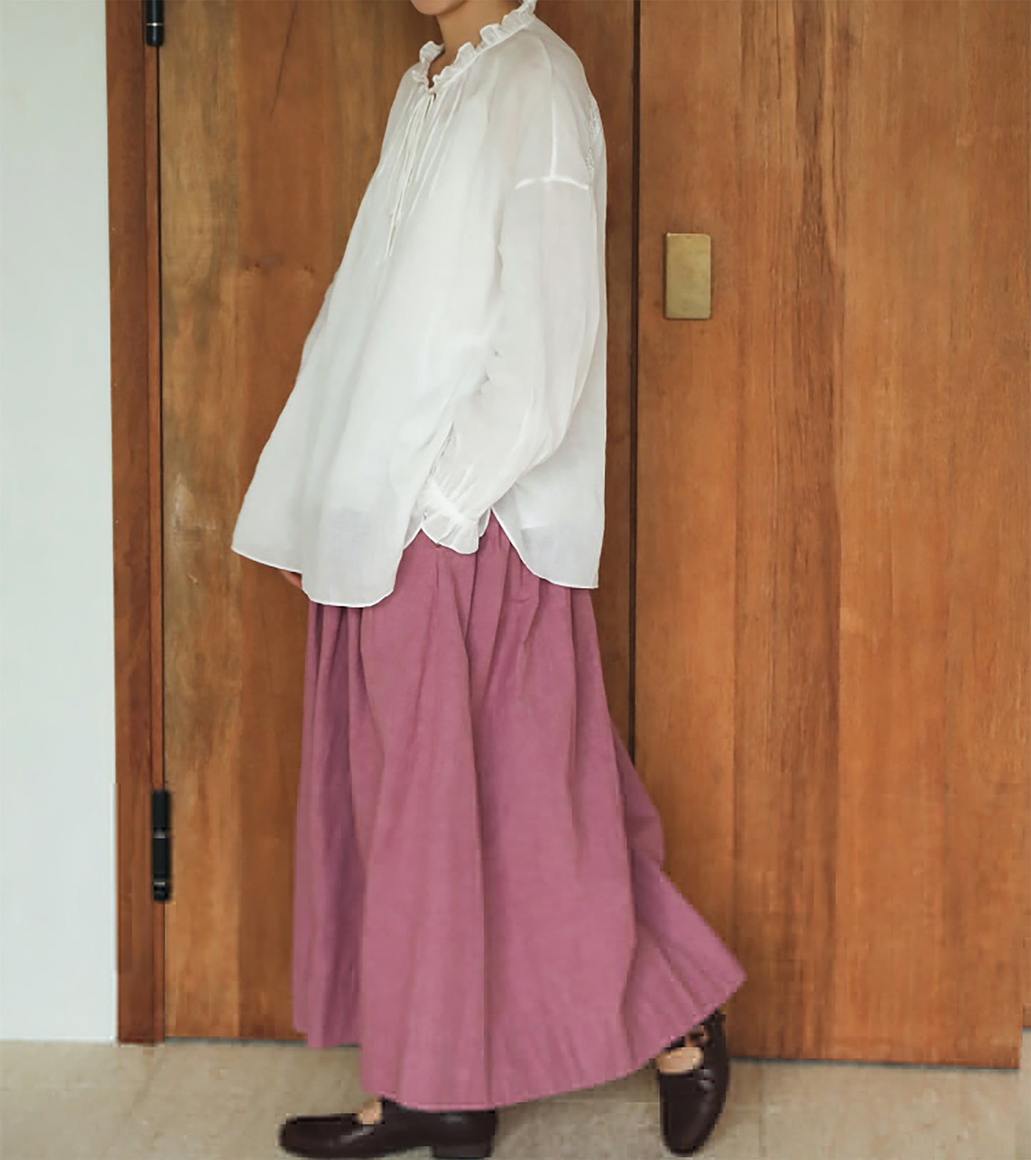 edoa Thin Ramie Pintuck Poet Blouse
