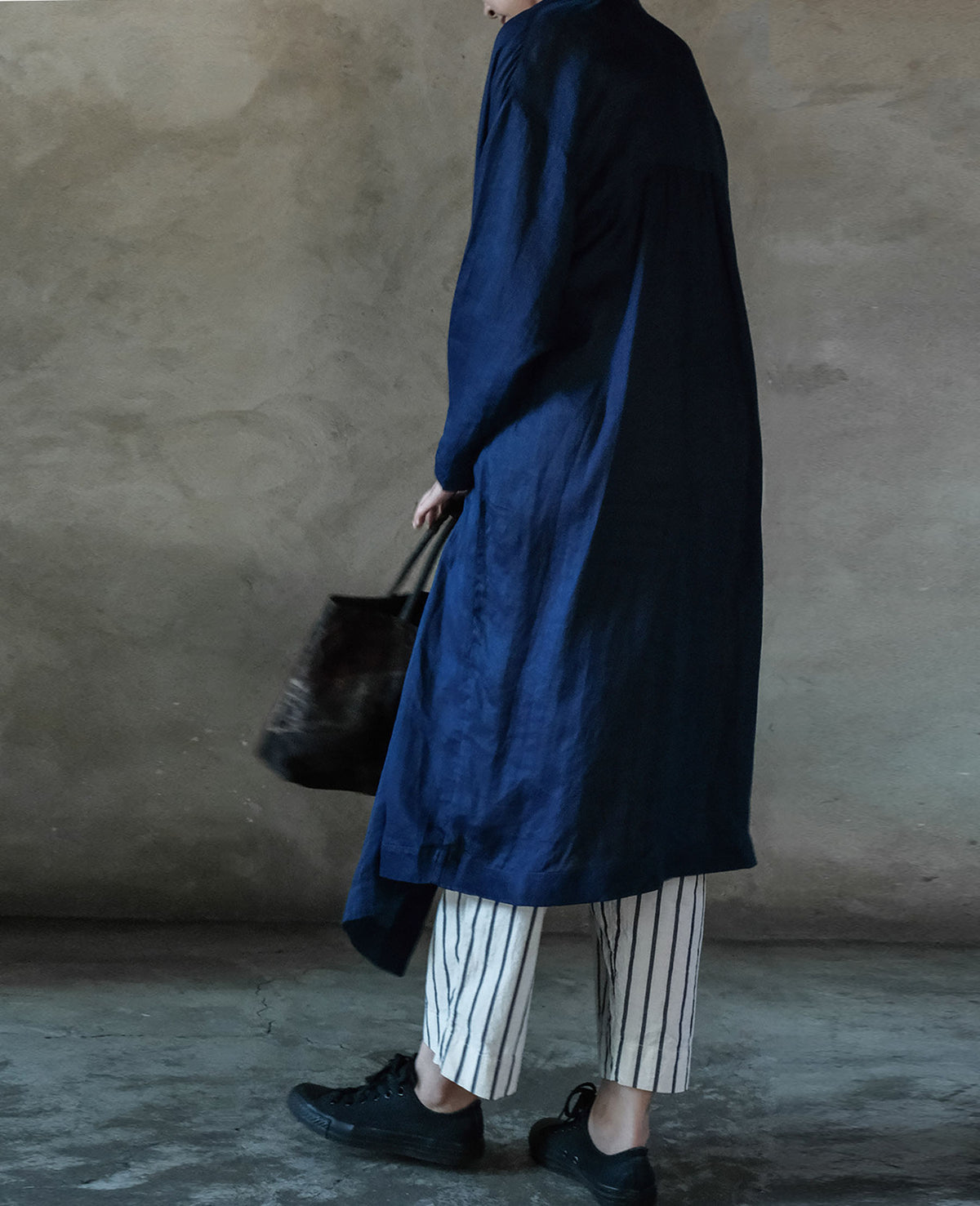 edoa Indigo-dyed Ramie Shawl Collar Coat
