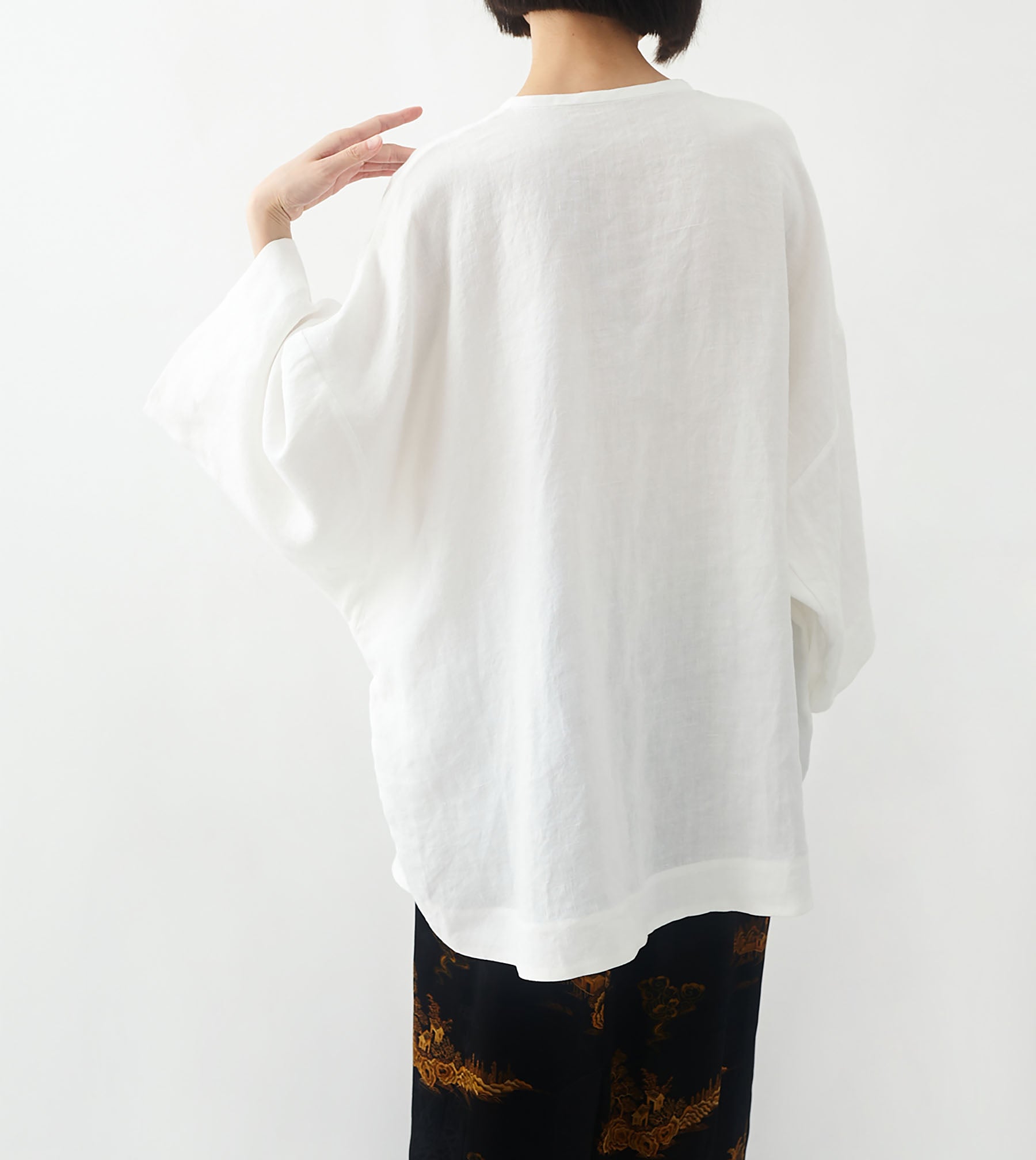 edoa Minimalist Linen Blouse with Jade Buttons