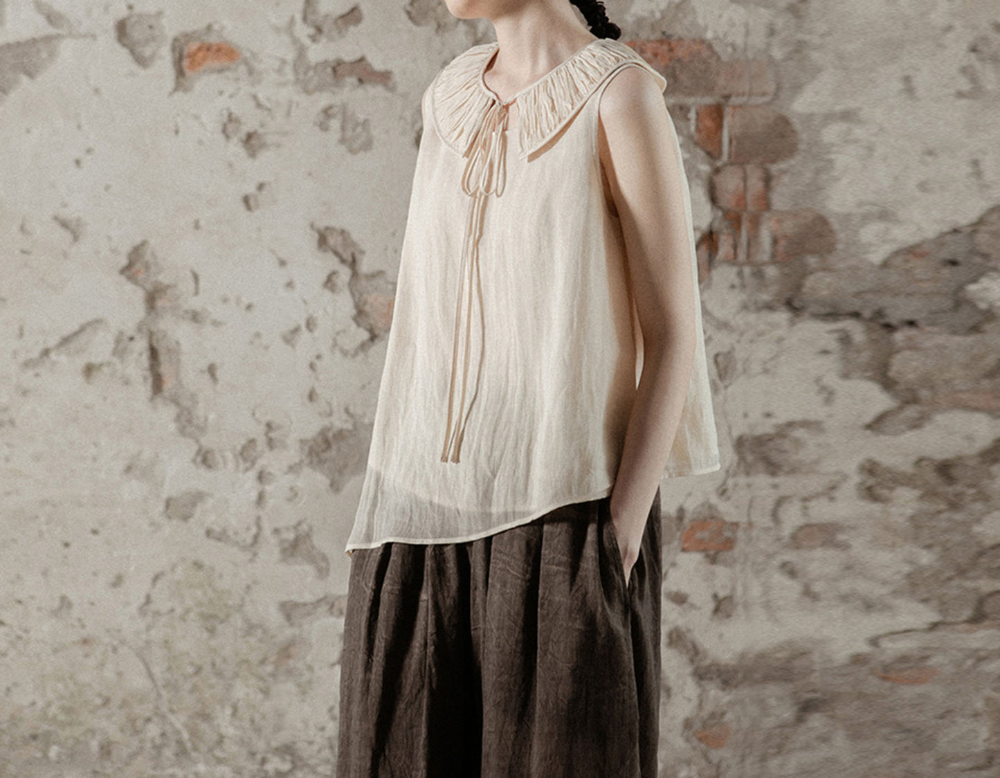 edoa High Counted Ramie Asymmetric Tank Top