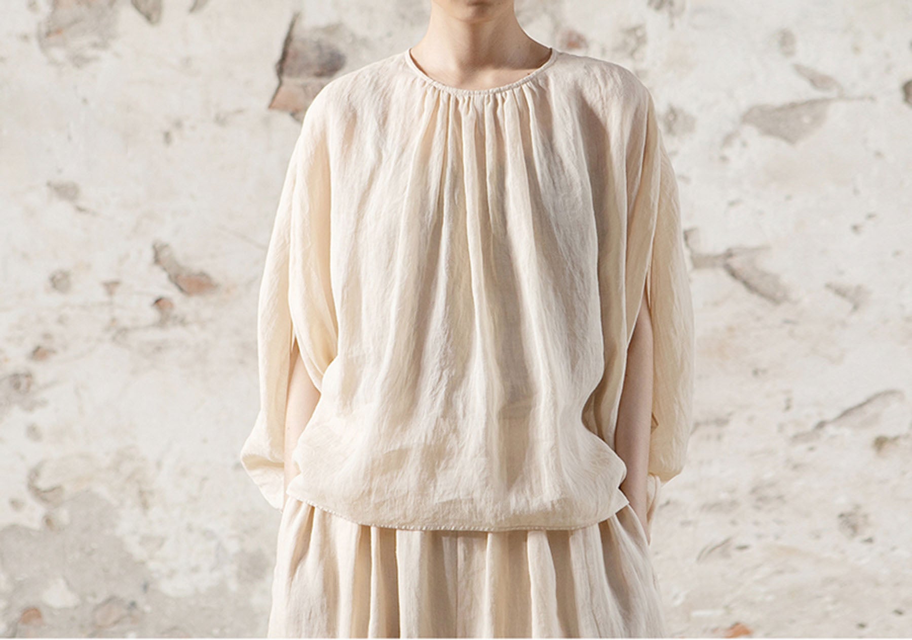edoa High Counted Ramie Gathering Greek Blouse