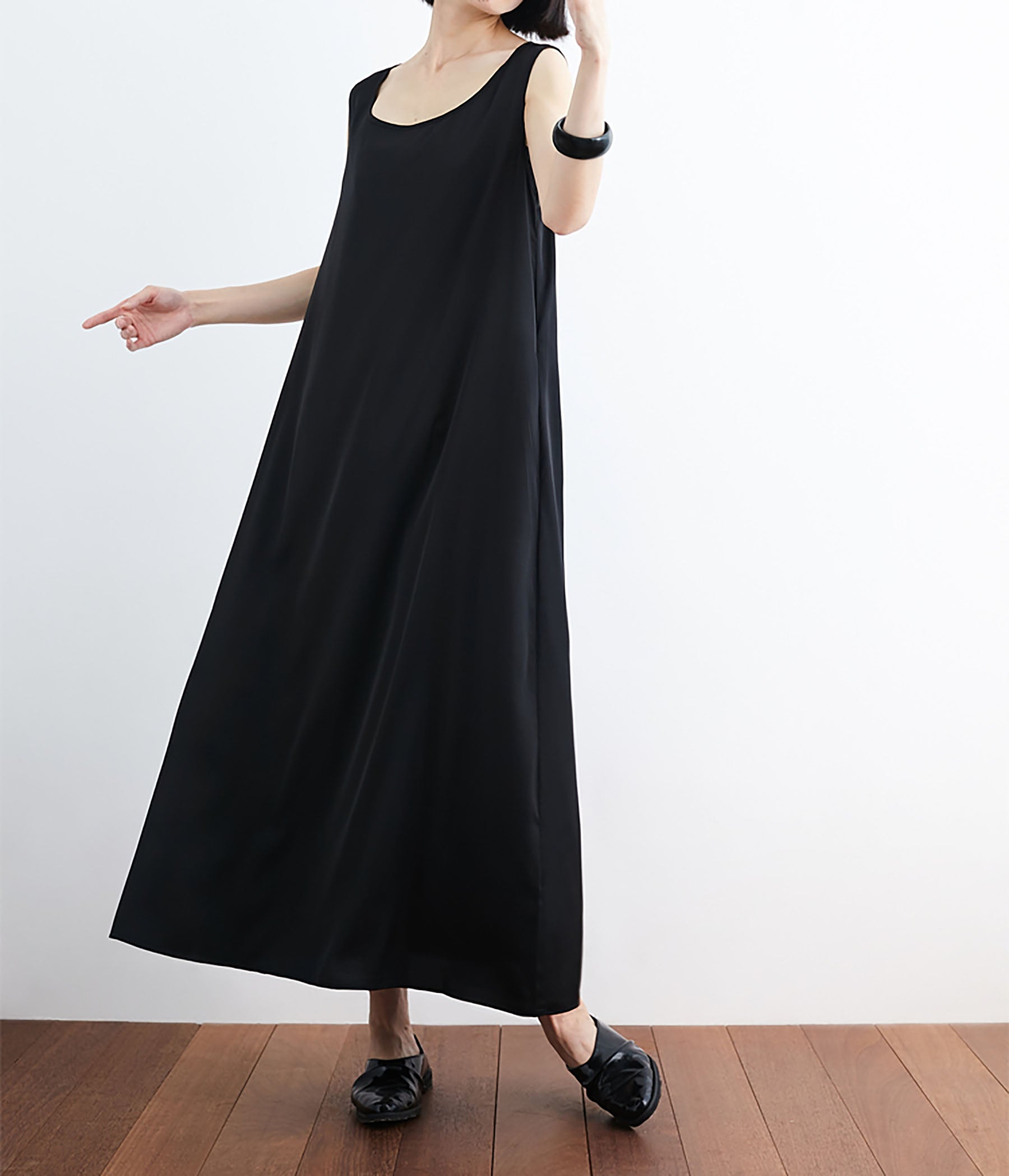 edoa Heavy Weight Mulberry Silk Sleeveless Dress