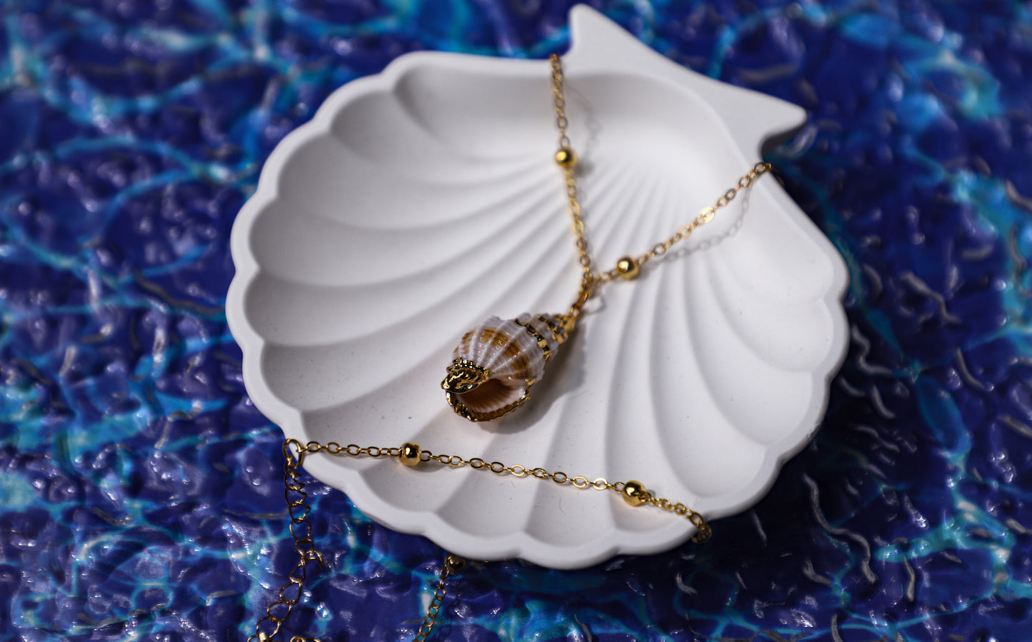 edoa Riviera Gold Dipped Conch Necklace