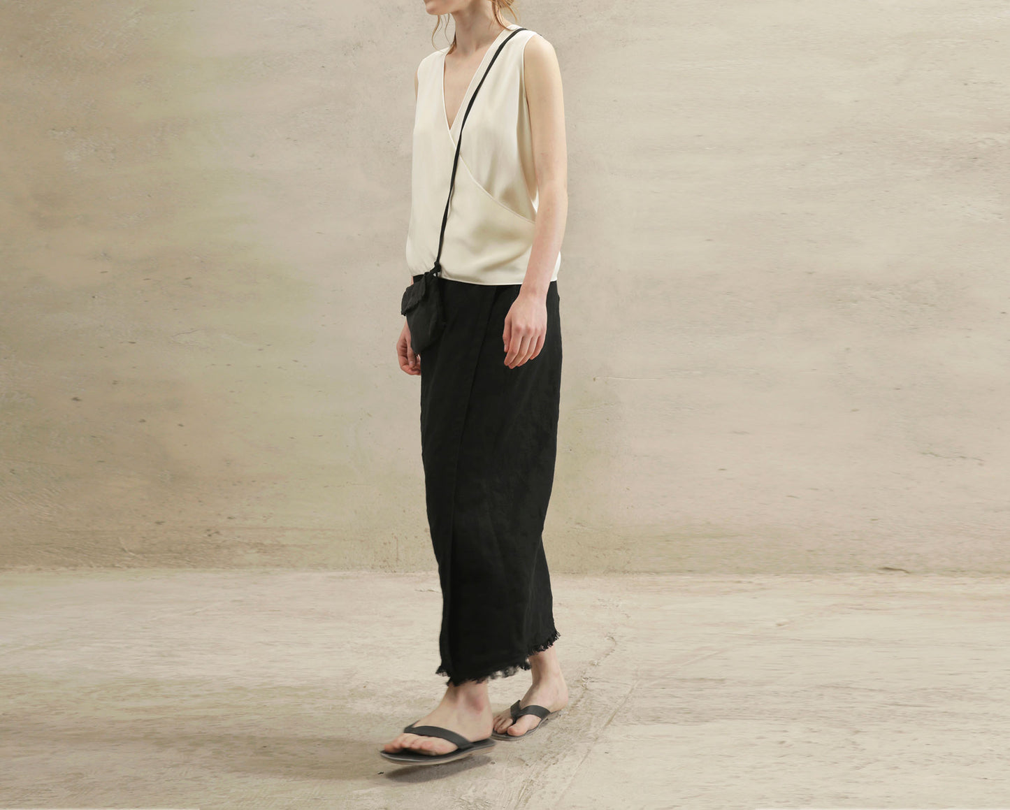 edoa  Crepe De Chine V-neck Sleeveless Tank