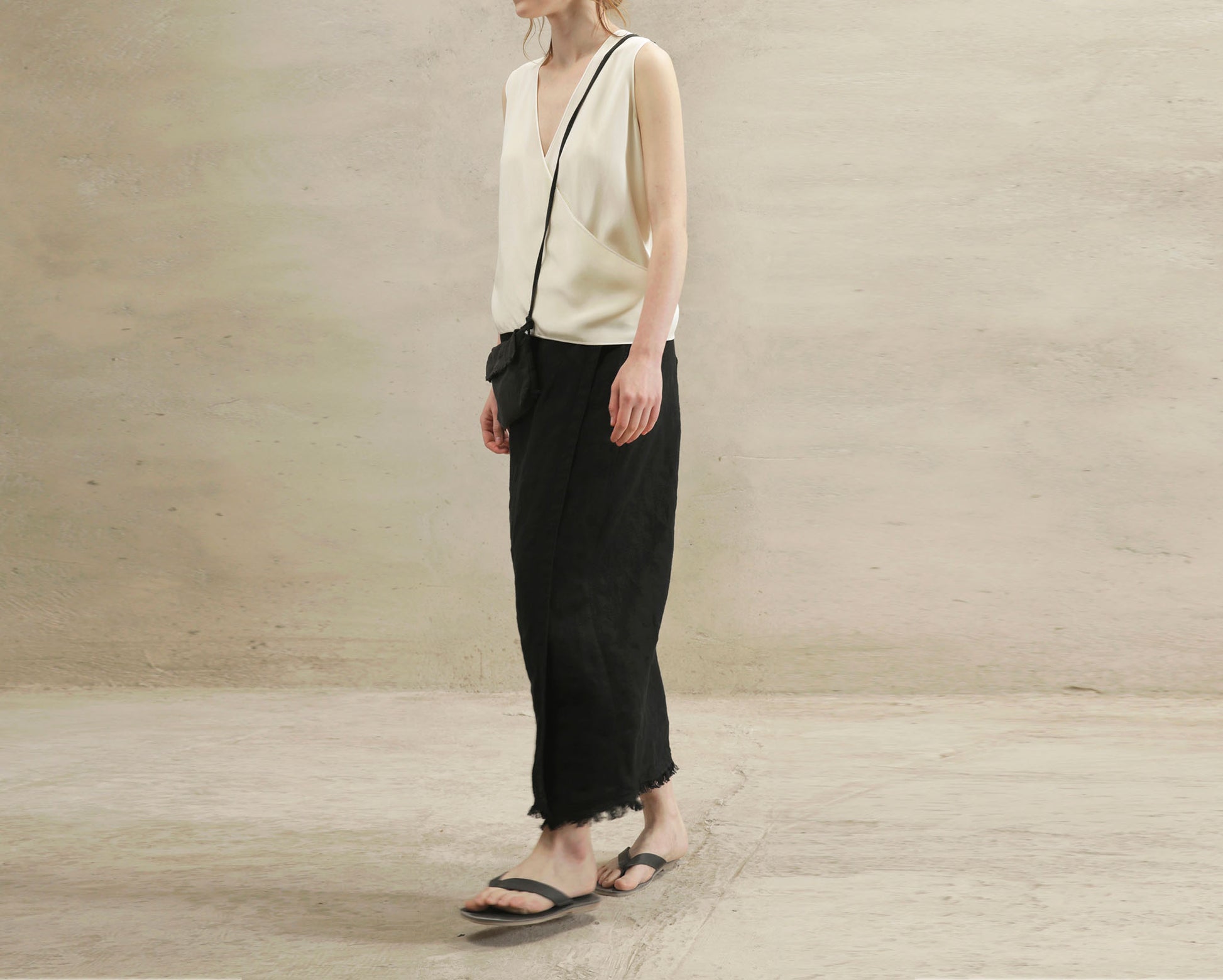 edoa  Crepe De Chine V-neck Sleeveless Tank
