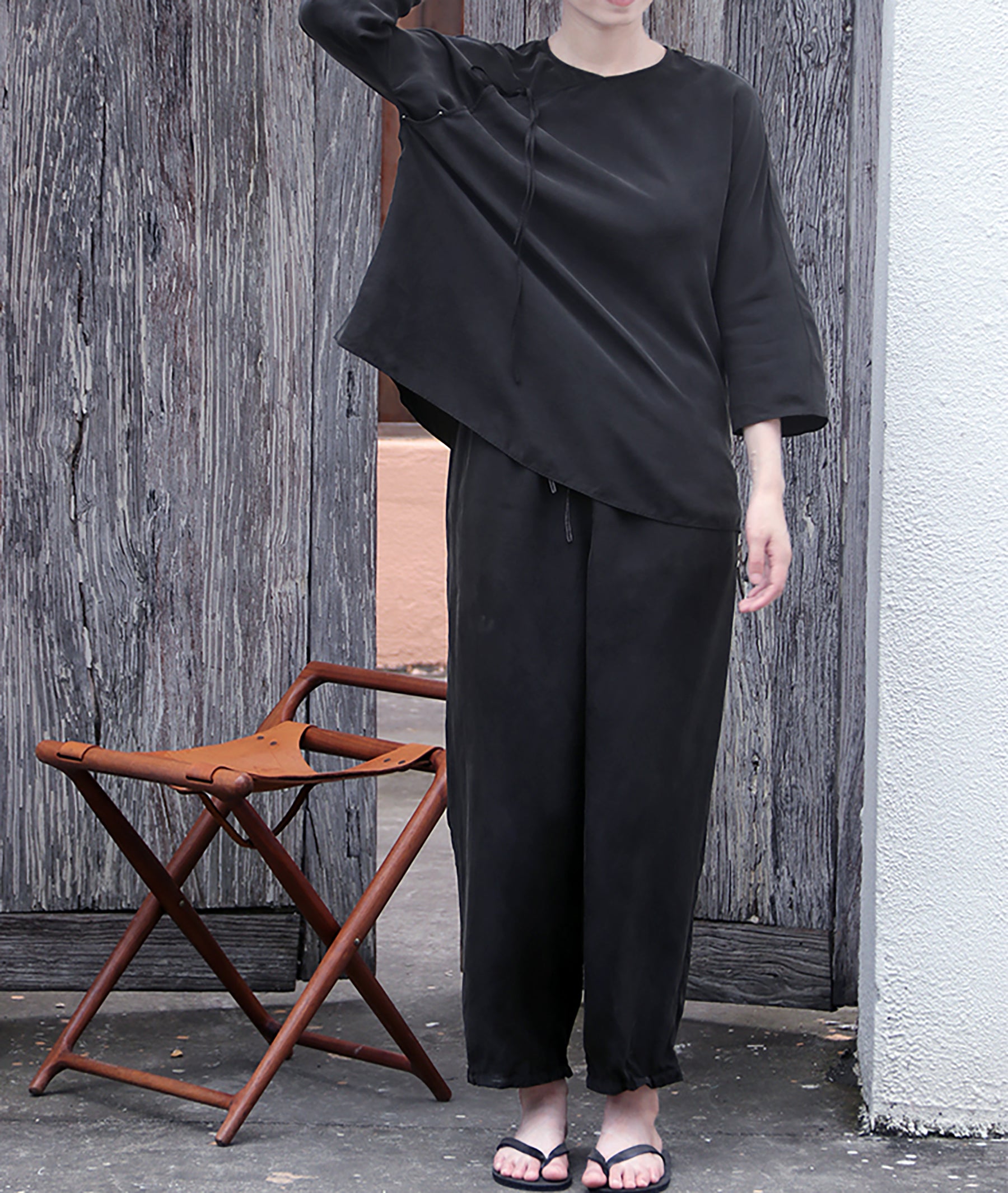 edoa Black Sand Washed Mulberry Silk Habotati Tapered Pants
