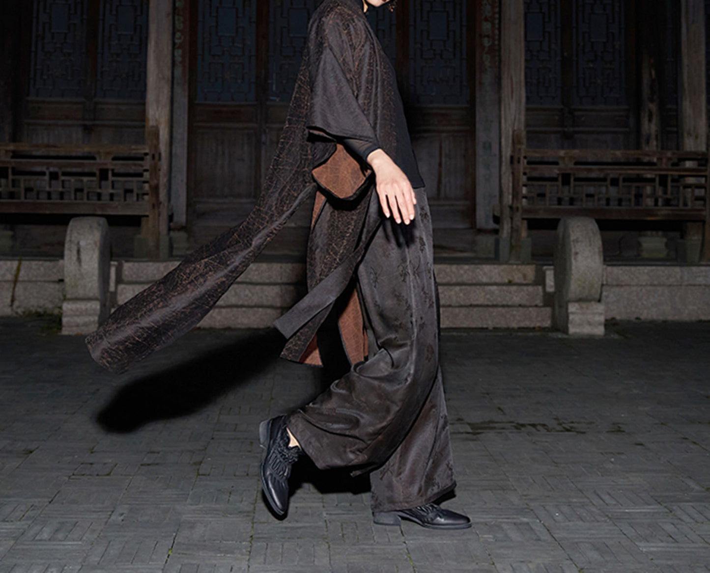 edoa Loose Fitting Cracked Mud Silk Coat