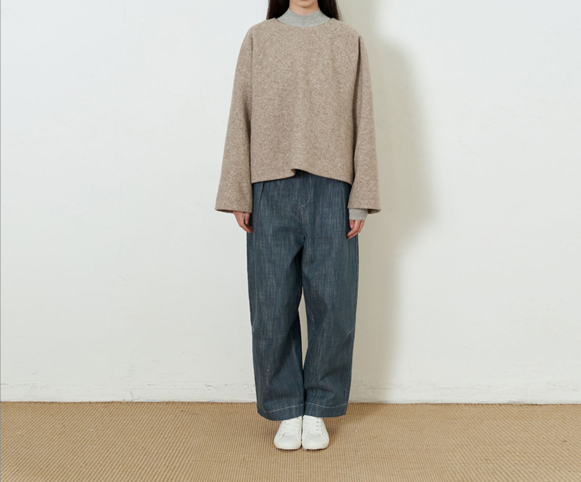 edoa Boiled Wool Minimalist Pullover Top