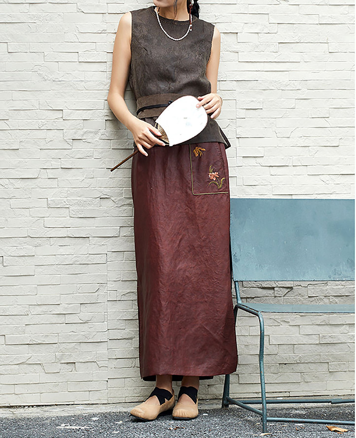 edoa New Chinese Style Cracked Mud Silk Habotai Straight Midi Skirt with Hand Embroidery