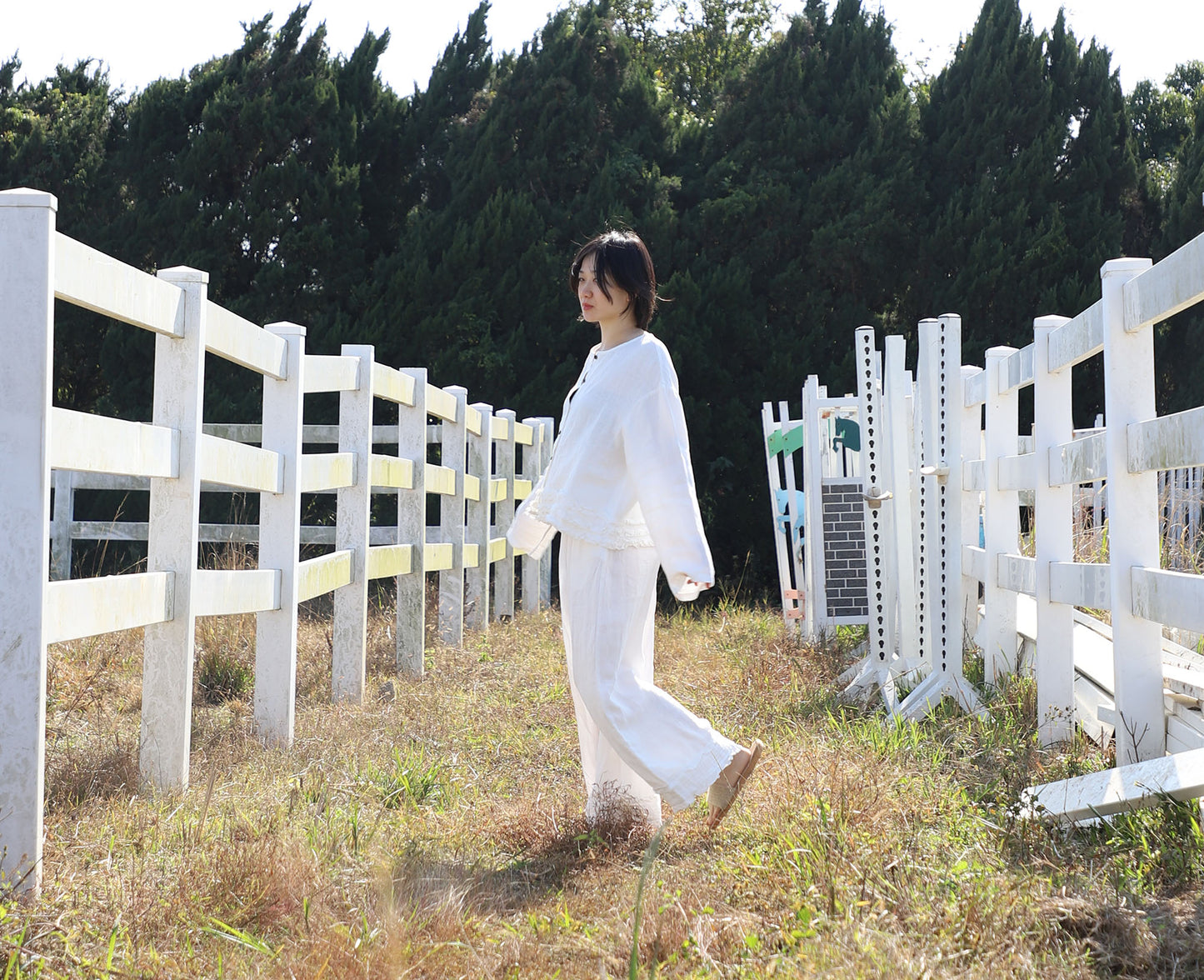 edoa Loose White Linen Blouse with flounces