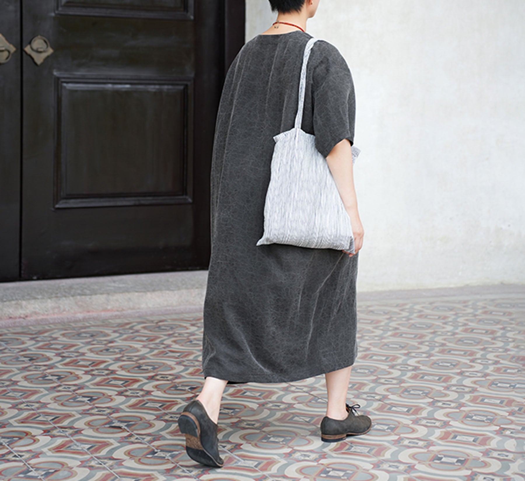 edoa Cracked Mud Silk V-neck Dress