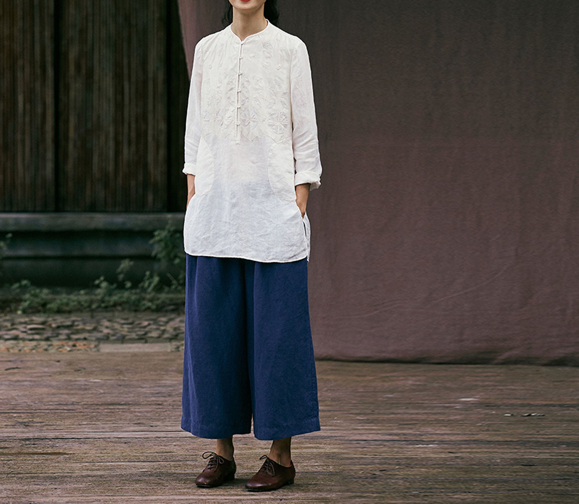 edoa Washed Linen Blouse Decored with Toned Dupioni Hand-sewn Applique' 