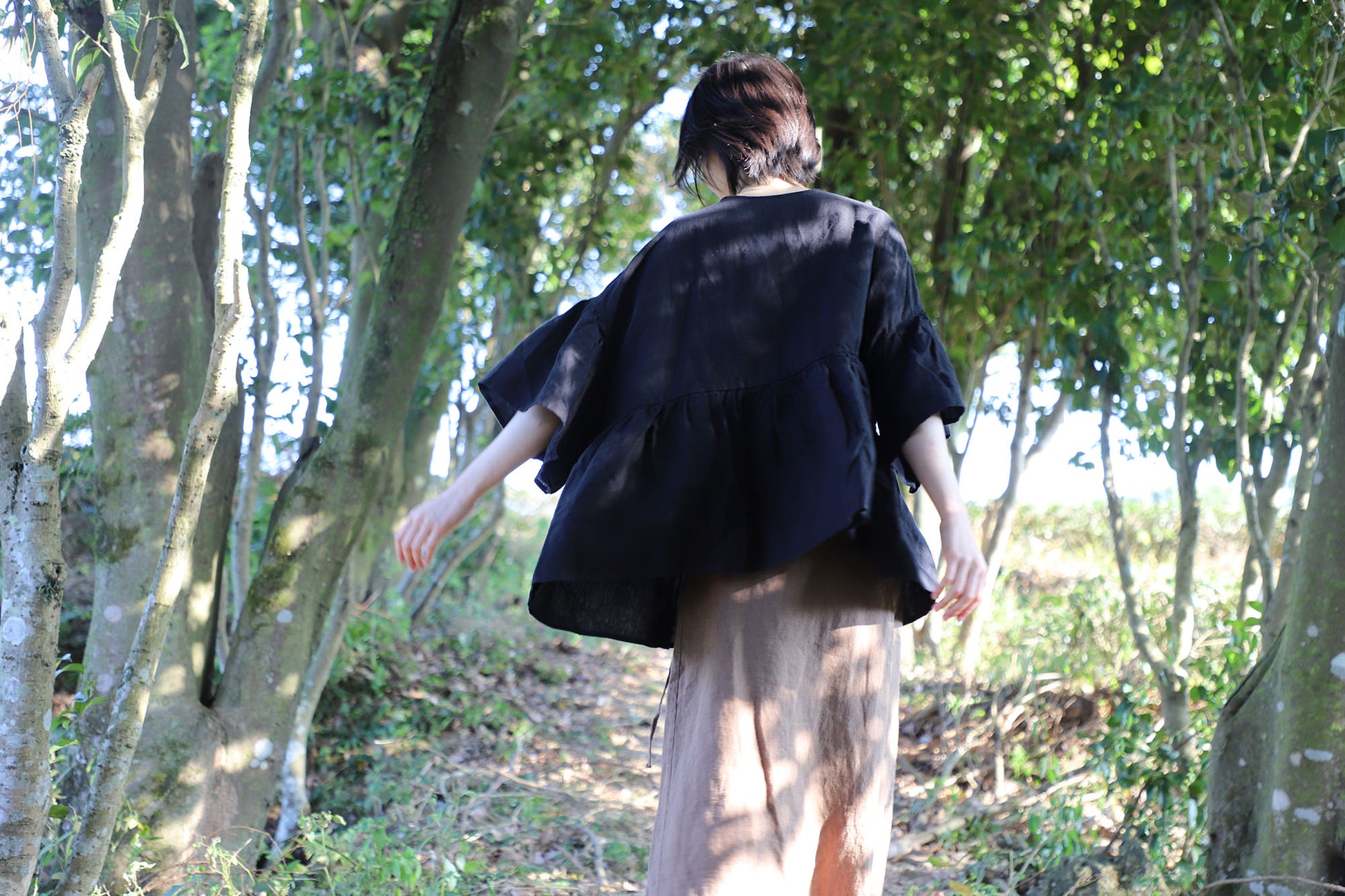 edoa Reversible Black Linen Blouse