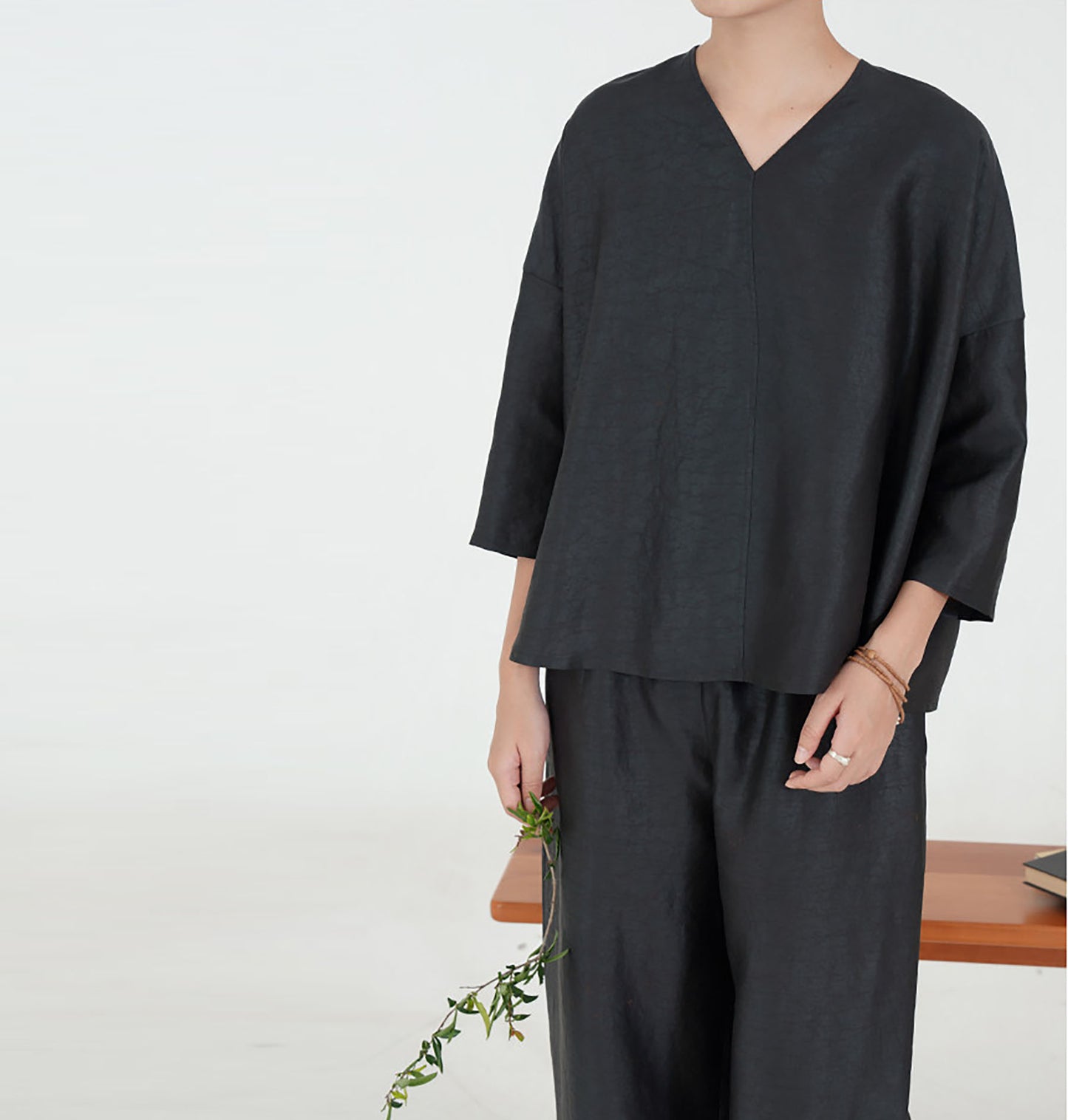 edoa Intangible Cultural Heritage Cracked Mud Silk V-neck Pullover Top