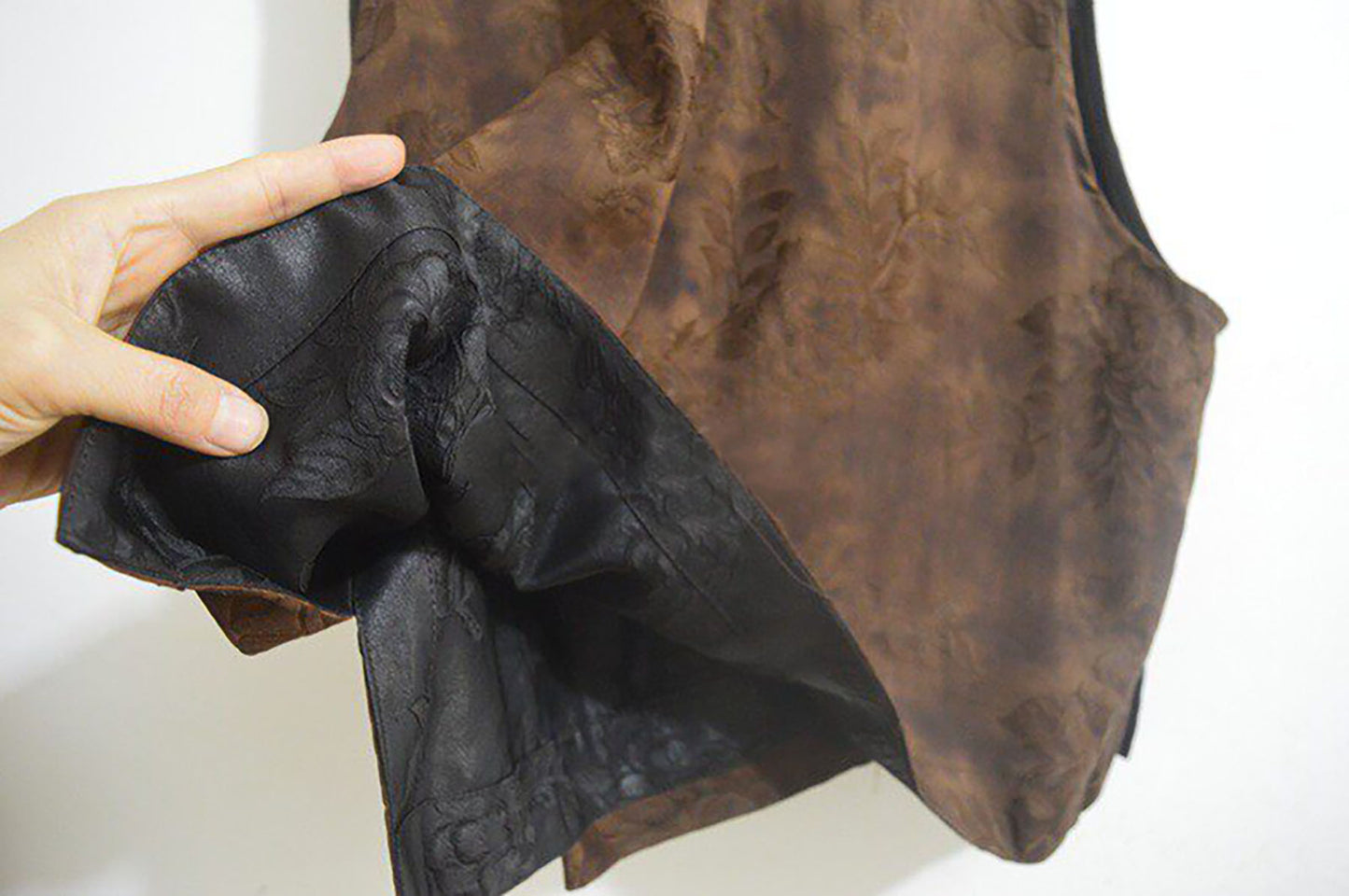 Reversible Distressed Mud Silk Ruffle Neck Vest to0279 X315