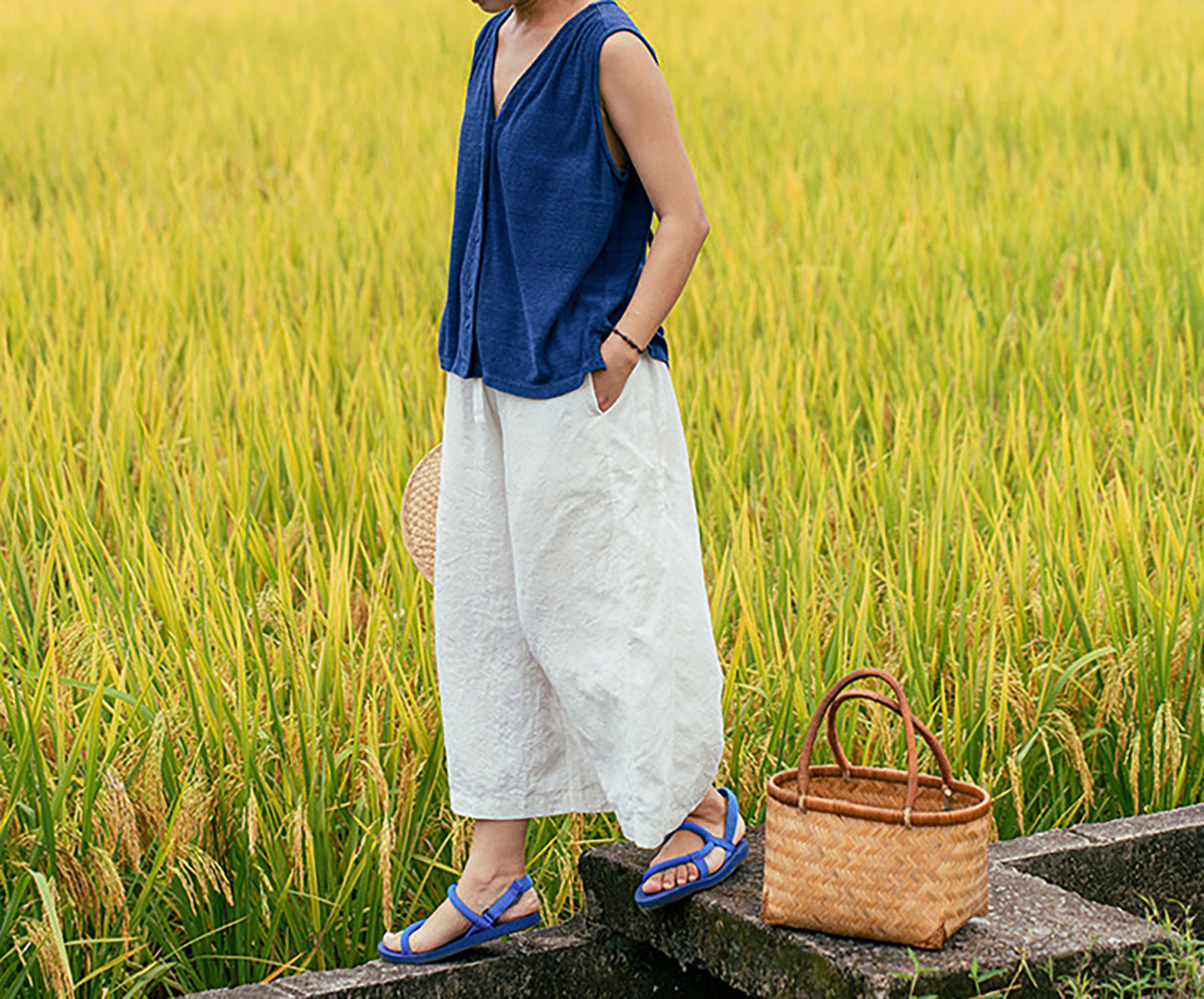 edoa Linen Above Ankle Length Trousers