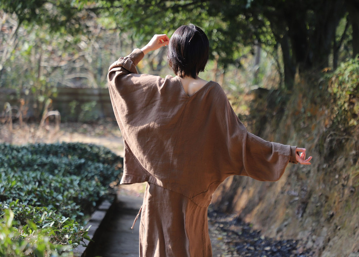 edoa Brown Linen V-neck Blouse with Balloon Sleeves