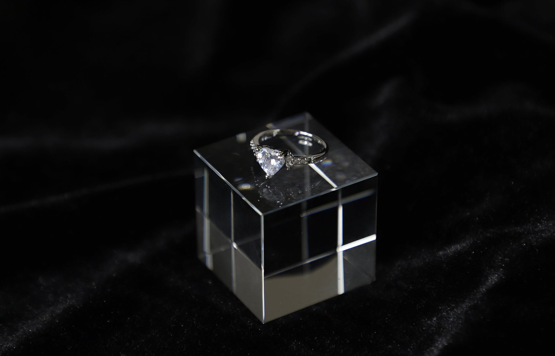 Heart shape diamond ring