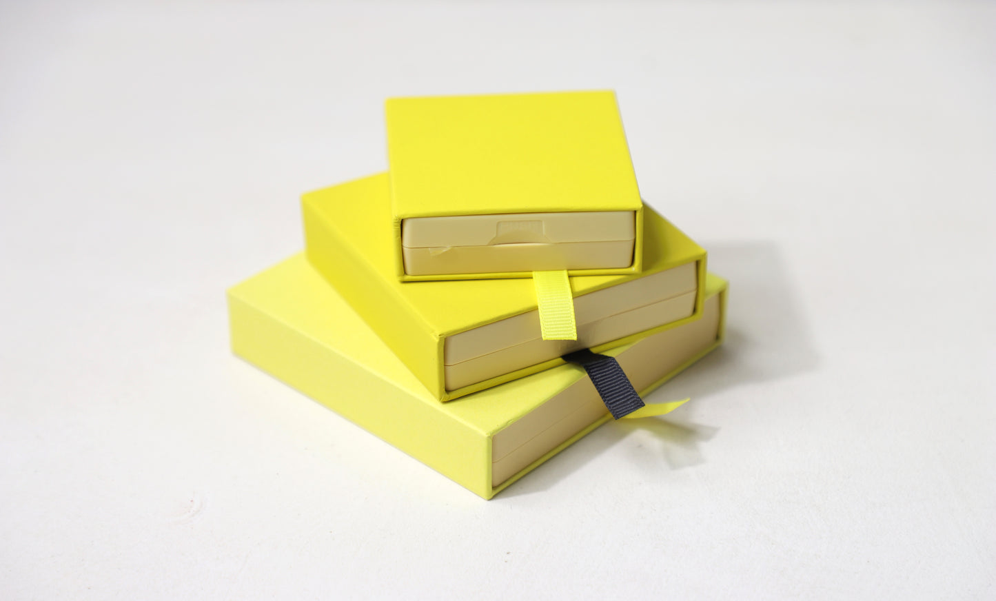 suspension display box