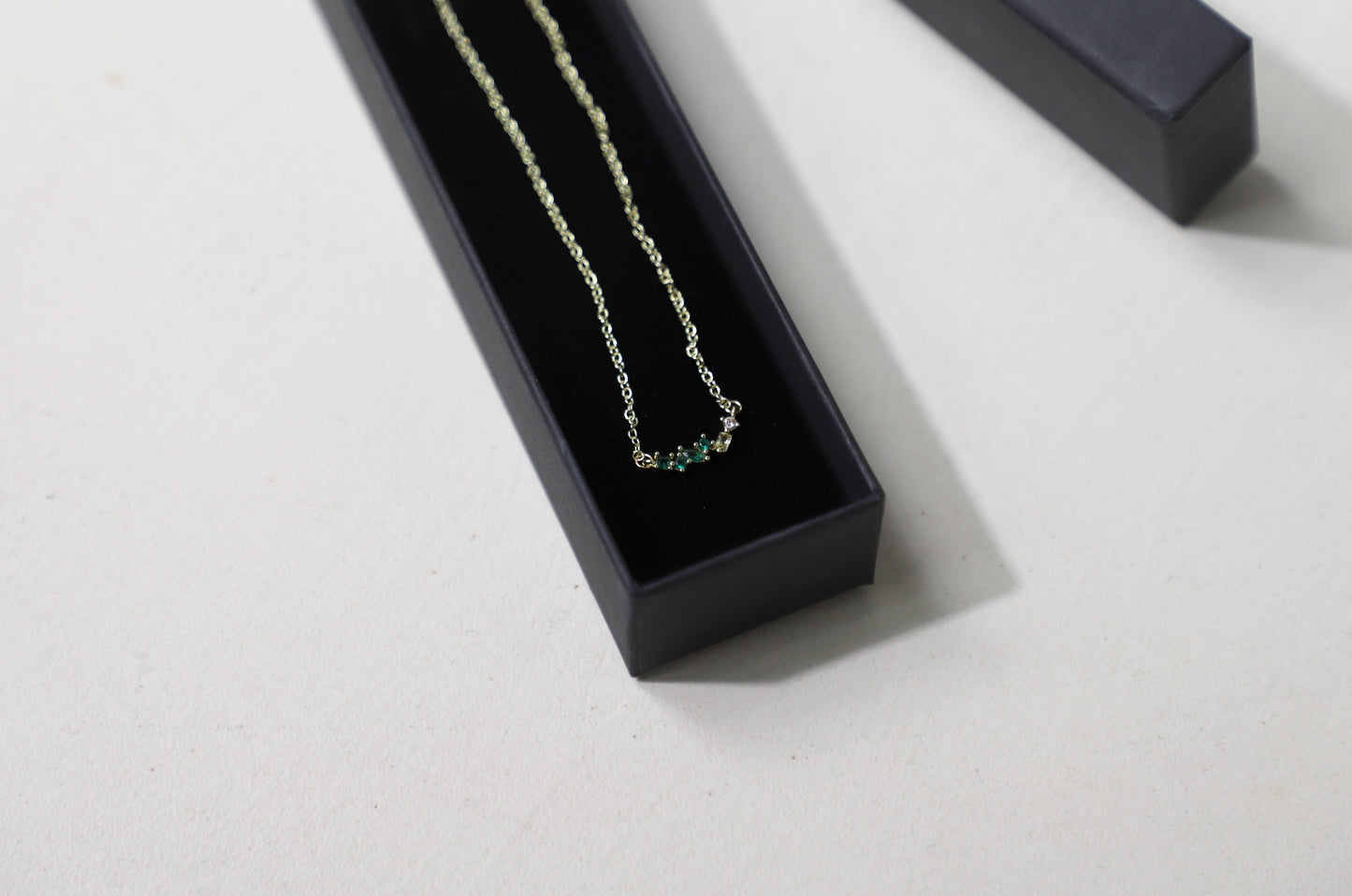 Telescopic jewelry box 