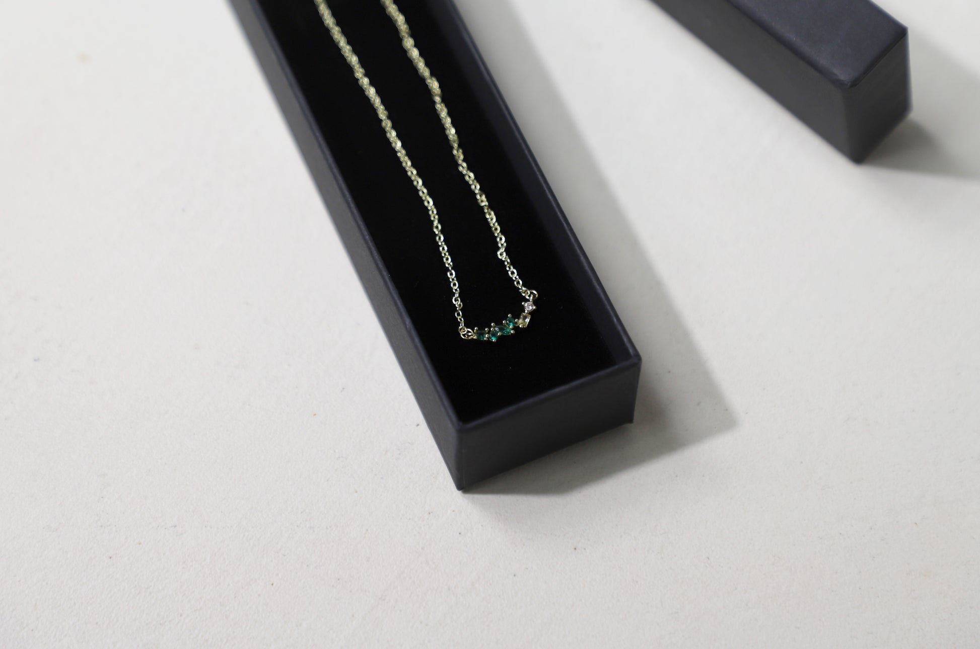 Telescopic jewelry box 